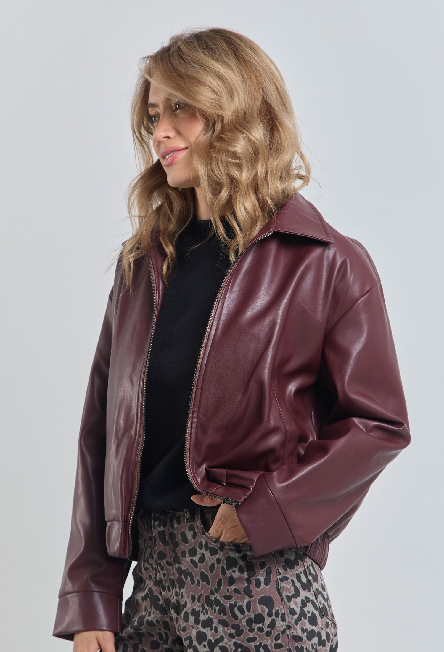 Chaqueta Cuerina Corta - SALE