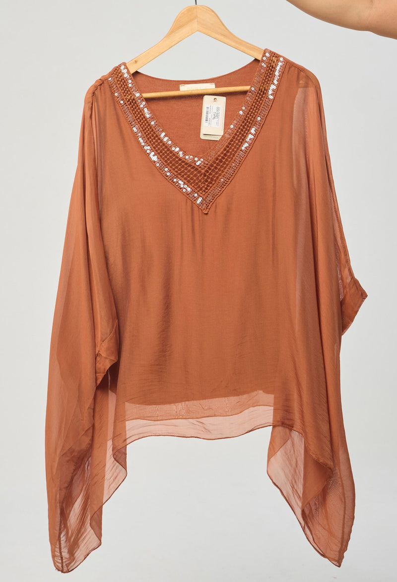 Blusa Seda V Lentejuelas vista 3 - BYBLA Colombia