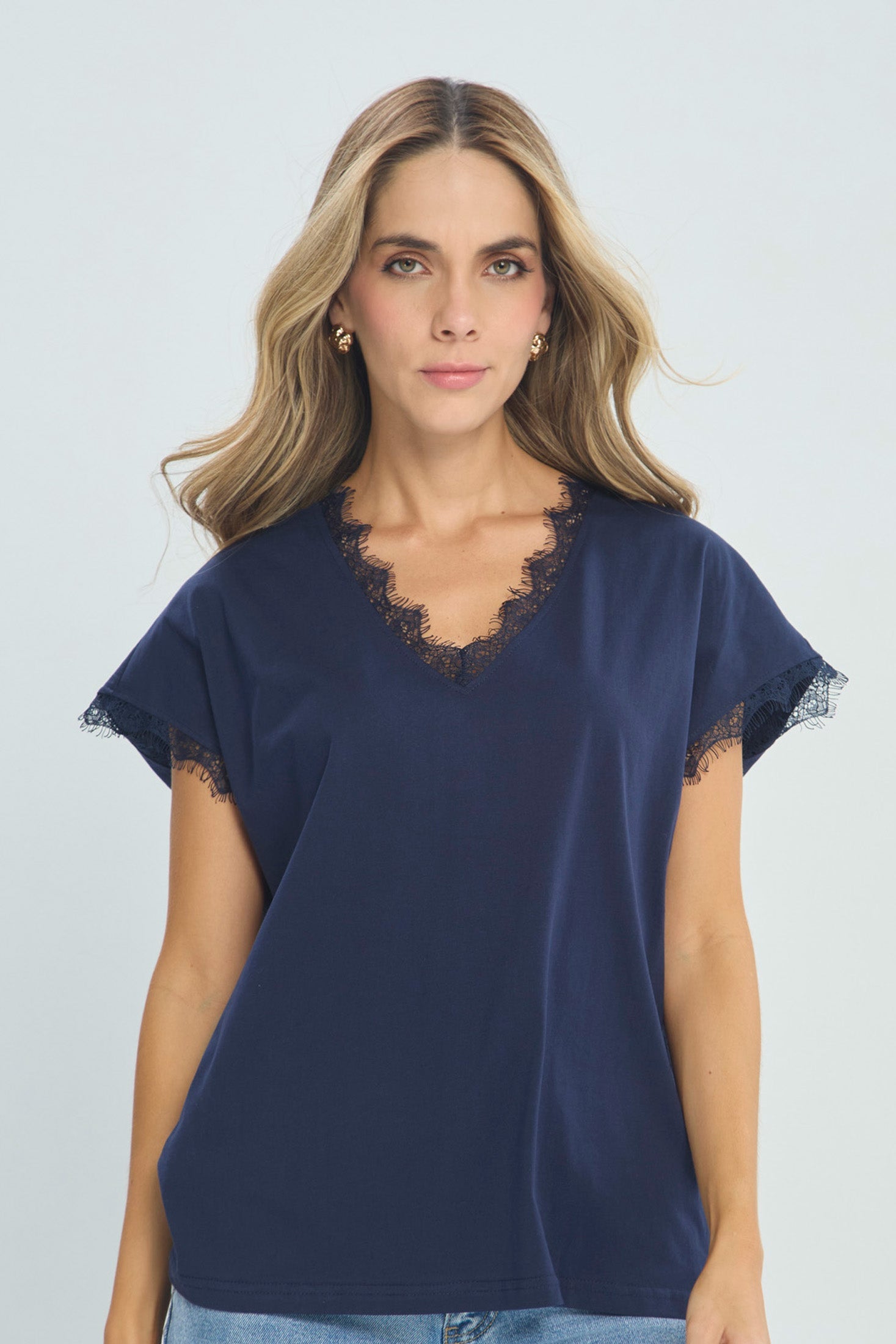 Camiseta Algodón Encaje - Outlet BYBLA Colombia - AZULES