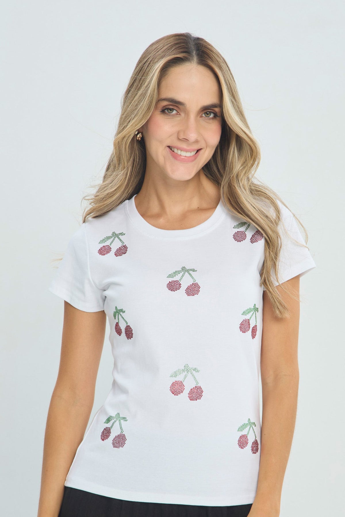 Camiseta Negra Cerezas Pedrería