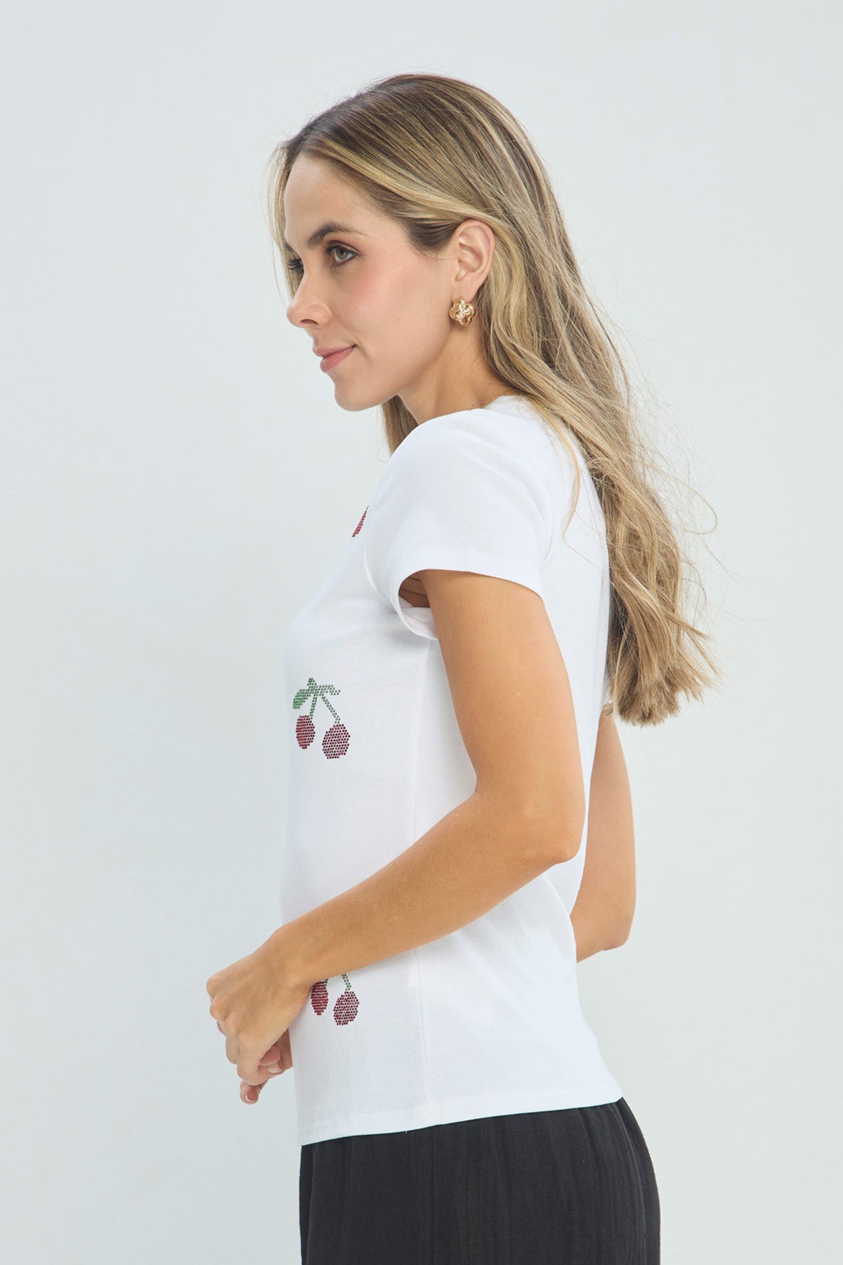Camiseta Negra Cerezas Pedrería