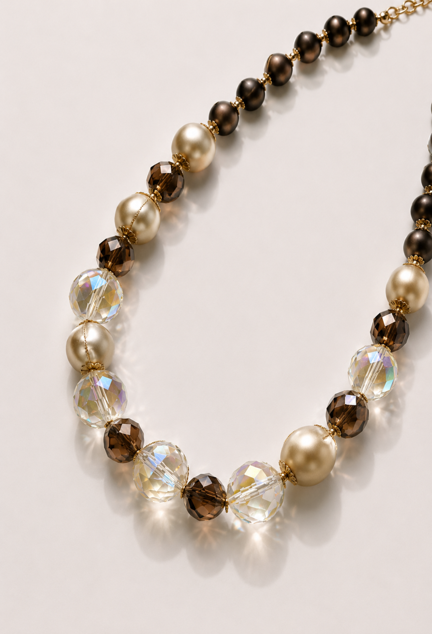 Collar Esferas Degradé Marrón y Cristal Iridiscente