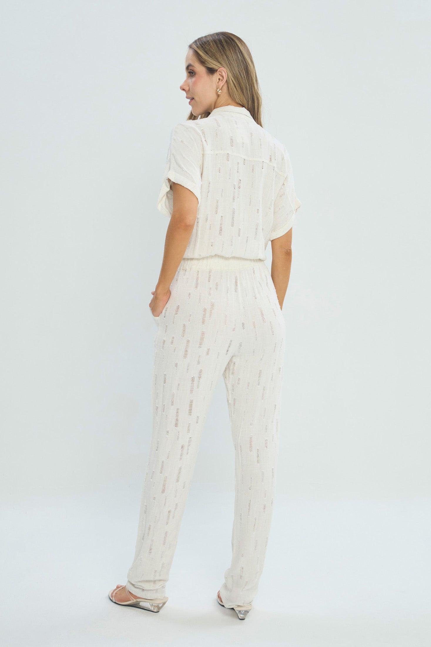 Enterizo Lino vista 3 - Outlet BYBLA Colombia