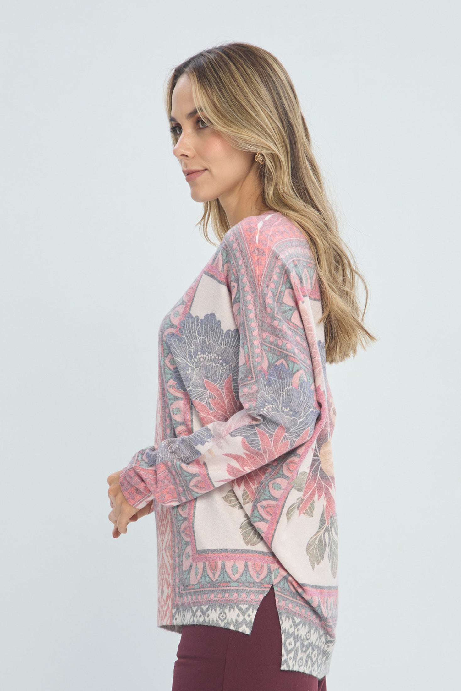 Suéter Oversize Estampado Frida vista 2 - Outlet BYBLA Colombia