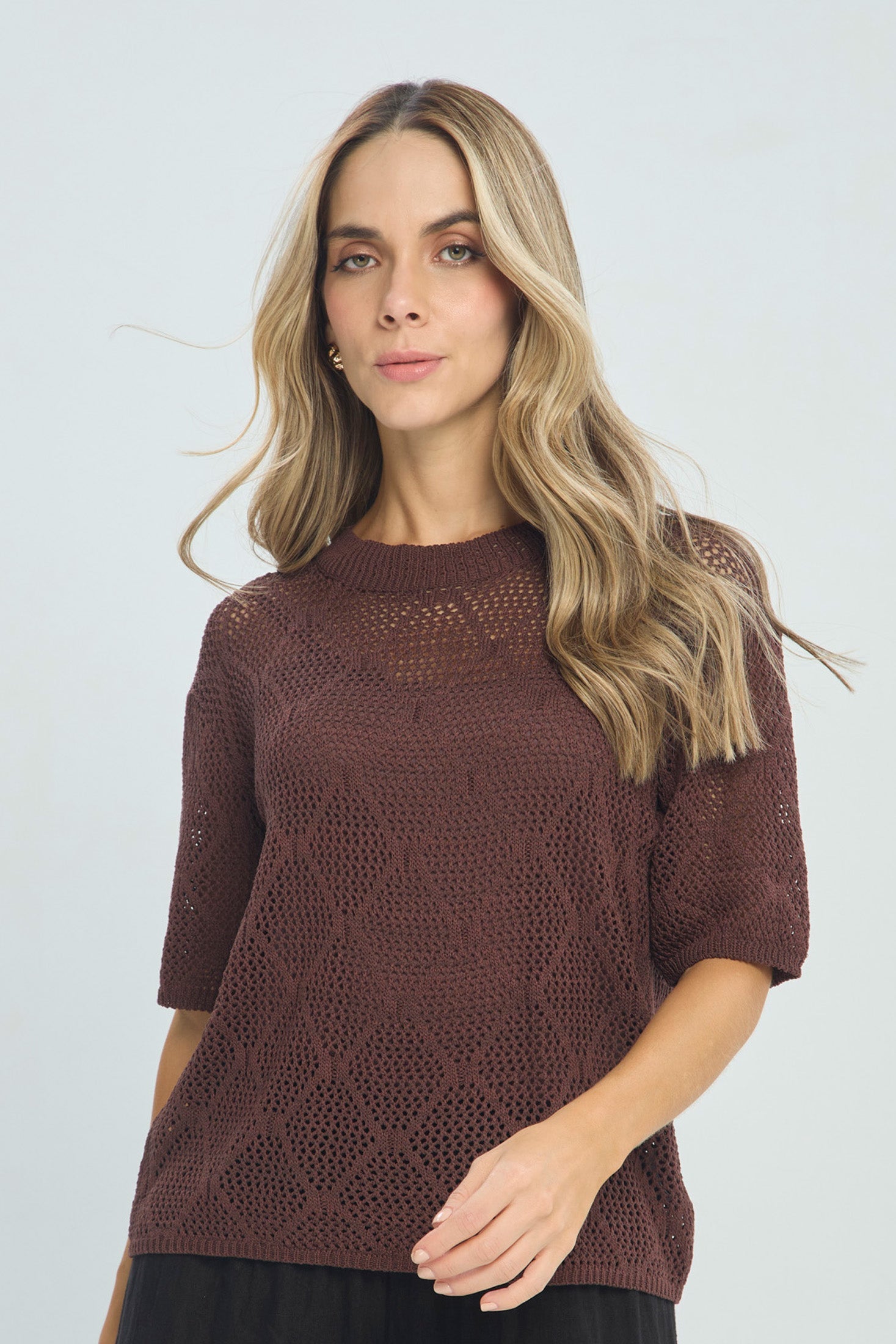 Sweater Tejido Calado - Outlet BYBLA Colombia - MARRONES