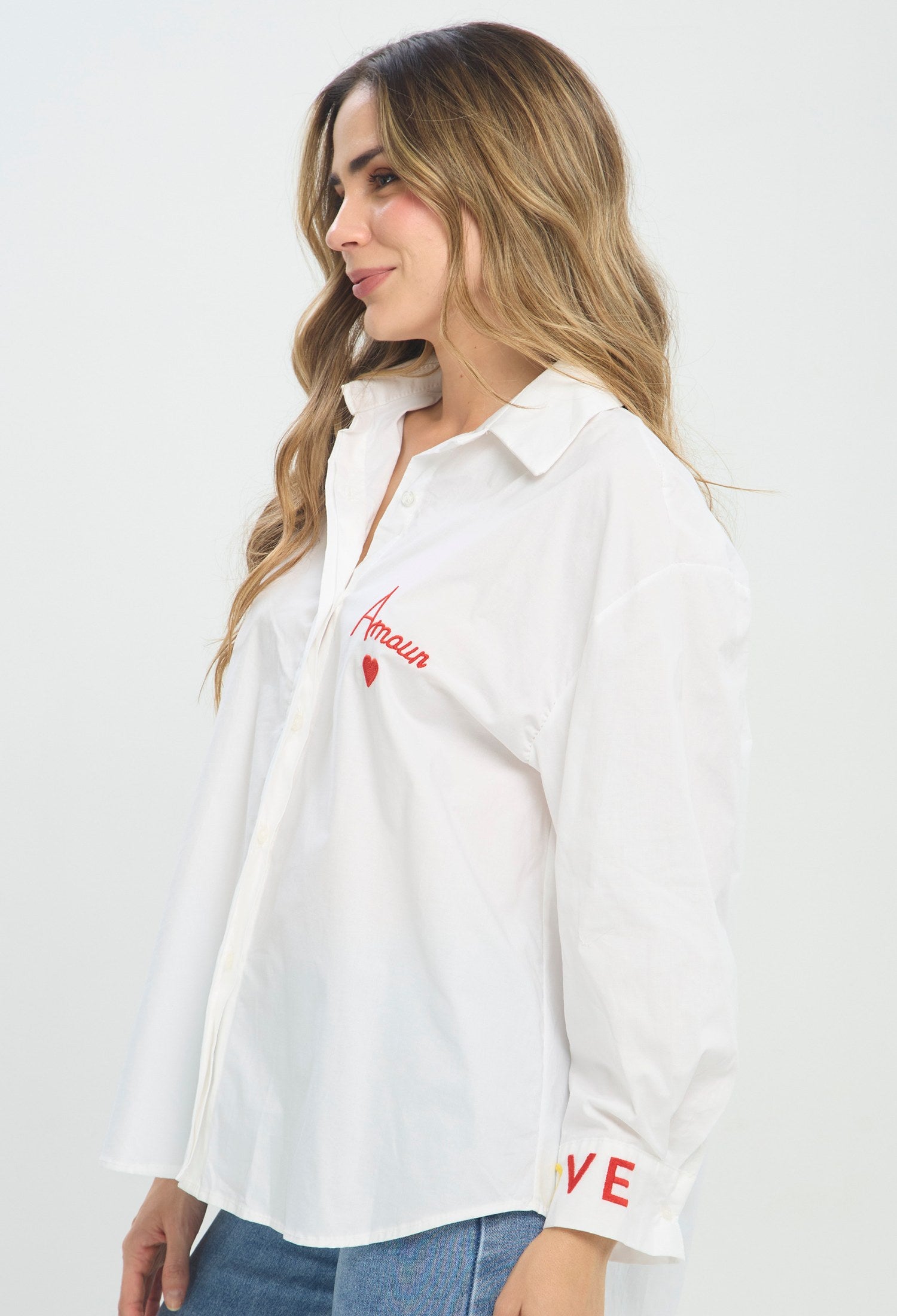 Camisa Bordado Amour blanco BYBLA Colombia - vista 2