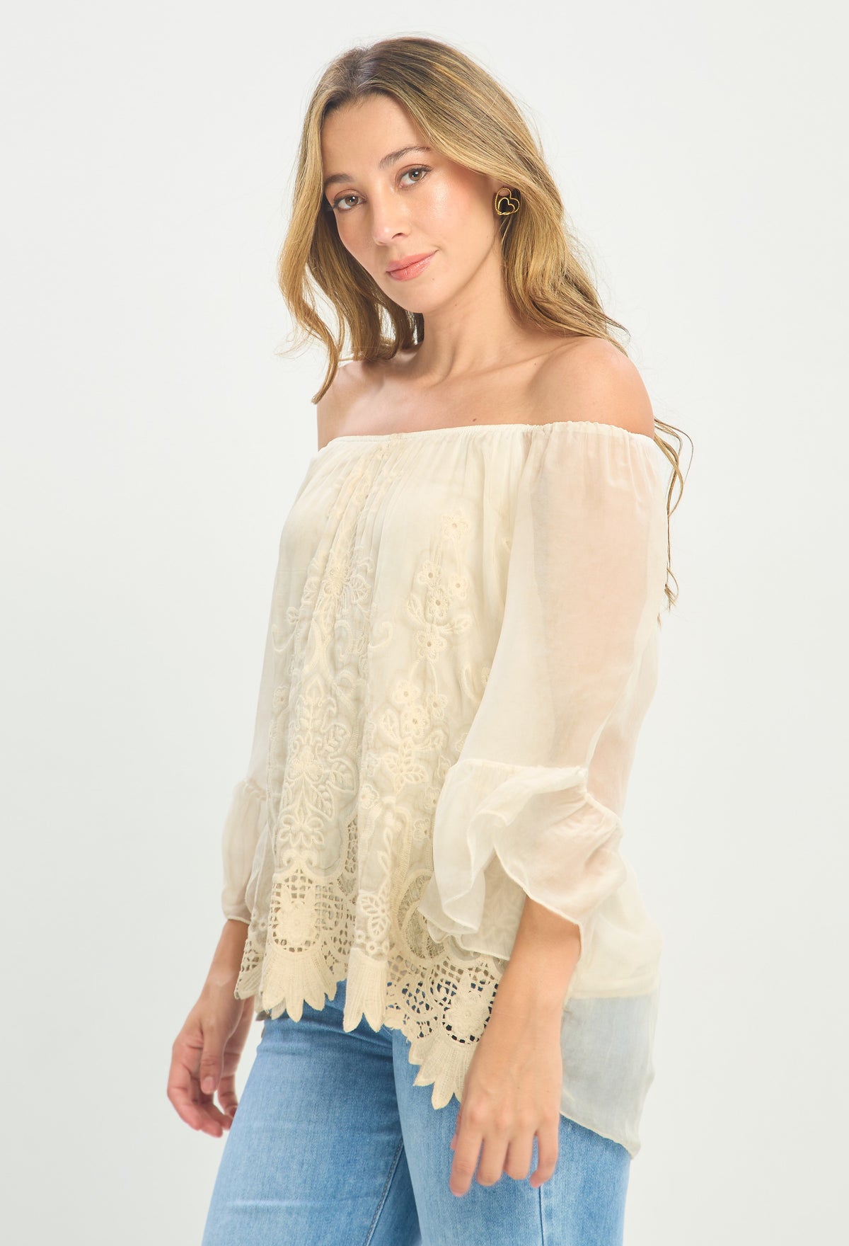 Blusa Seda Bordada Beige BYBLA - vista 3