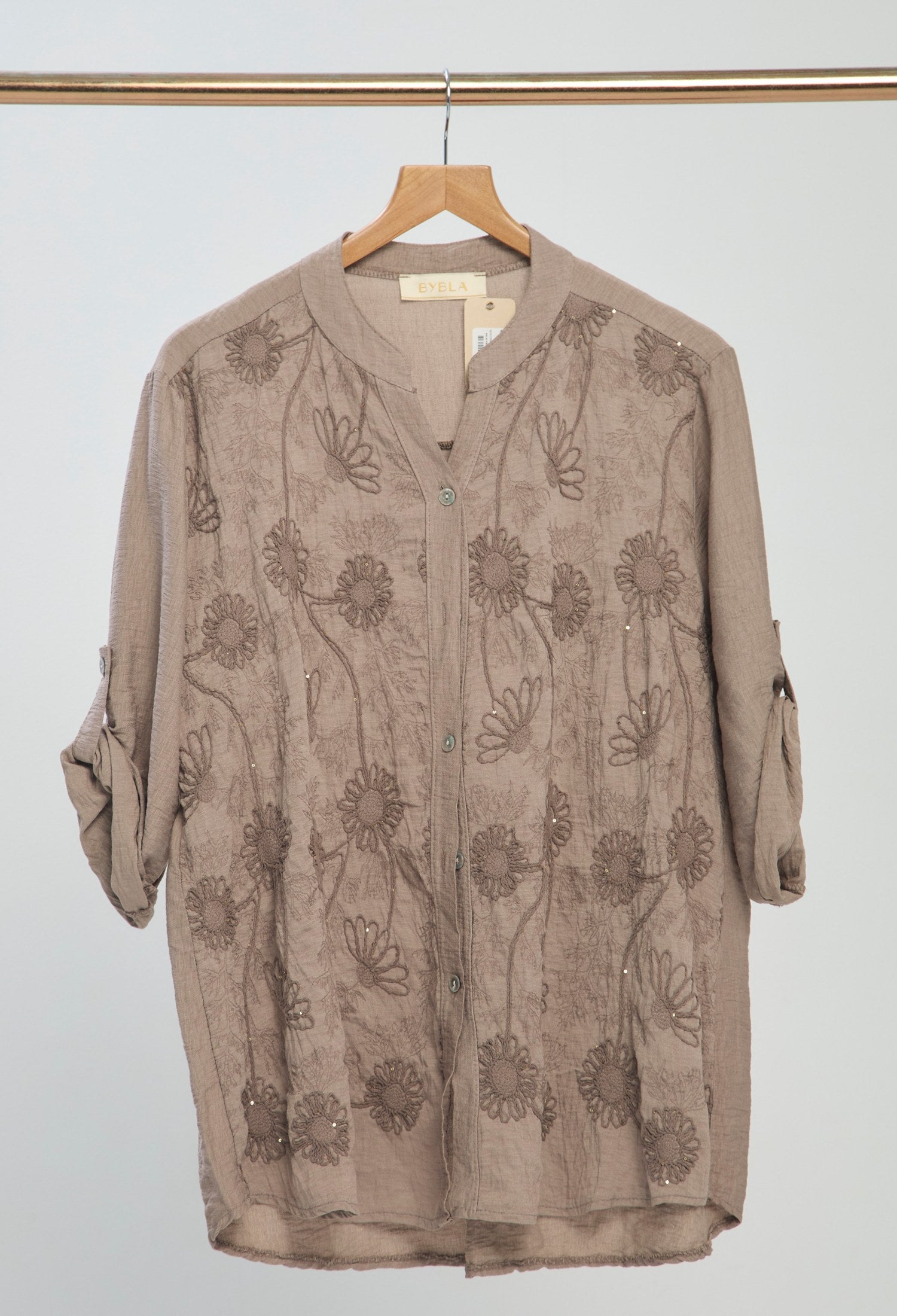 Blusa Bordada Margaritas marrón topo BYBLA
