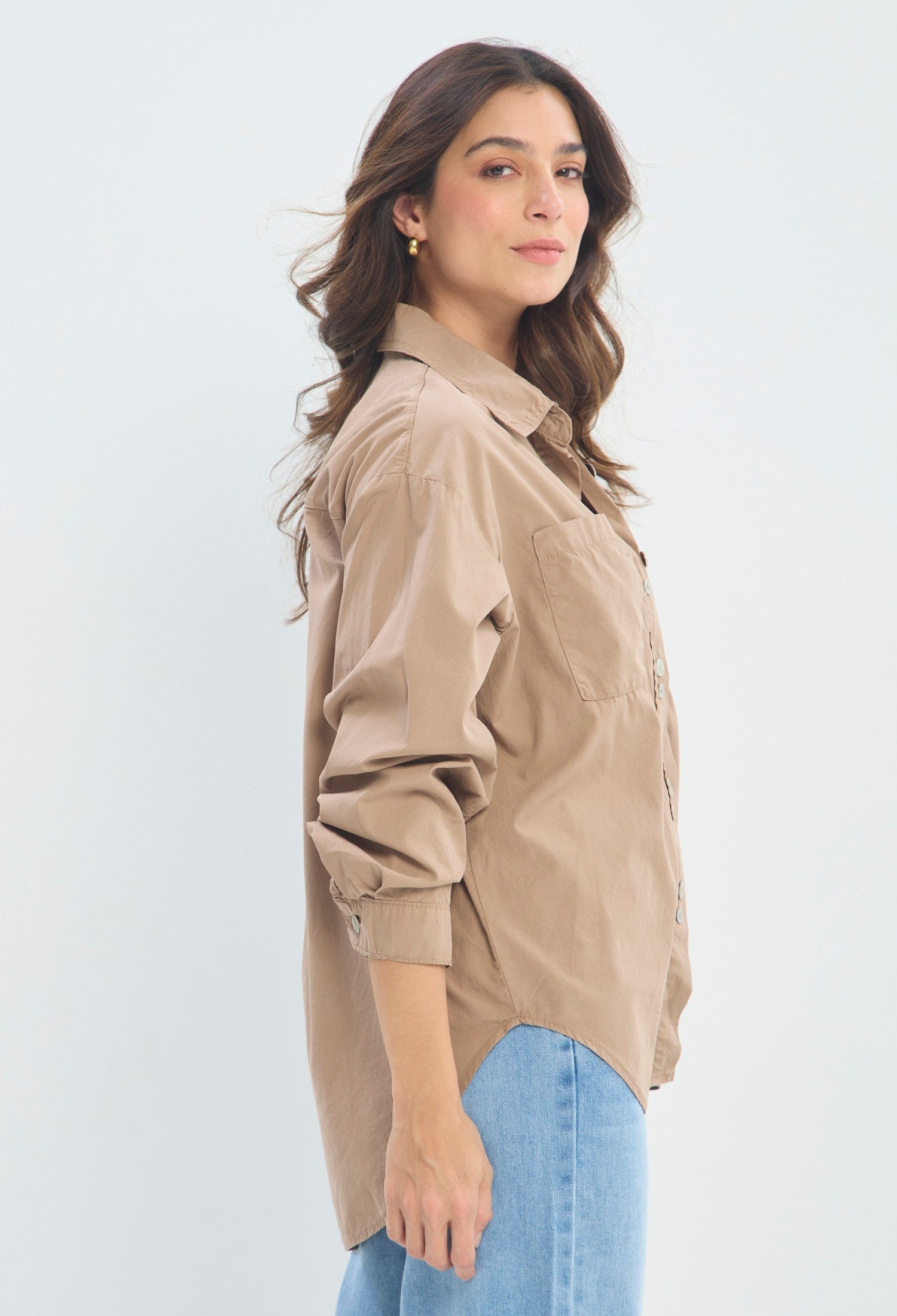 Blusa Camisera Oversize marrón camel BYBLA - vista 2