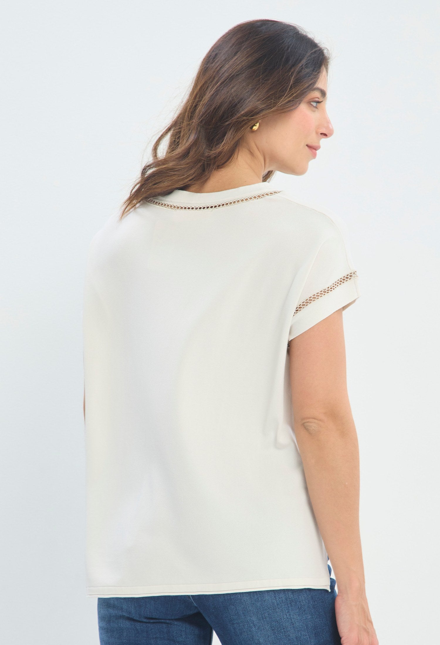 Blusa Crochet Cuello Redondo beige hueso BYBLA - vista 3