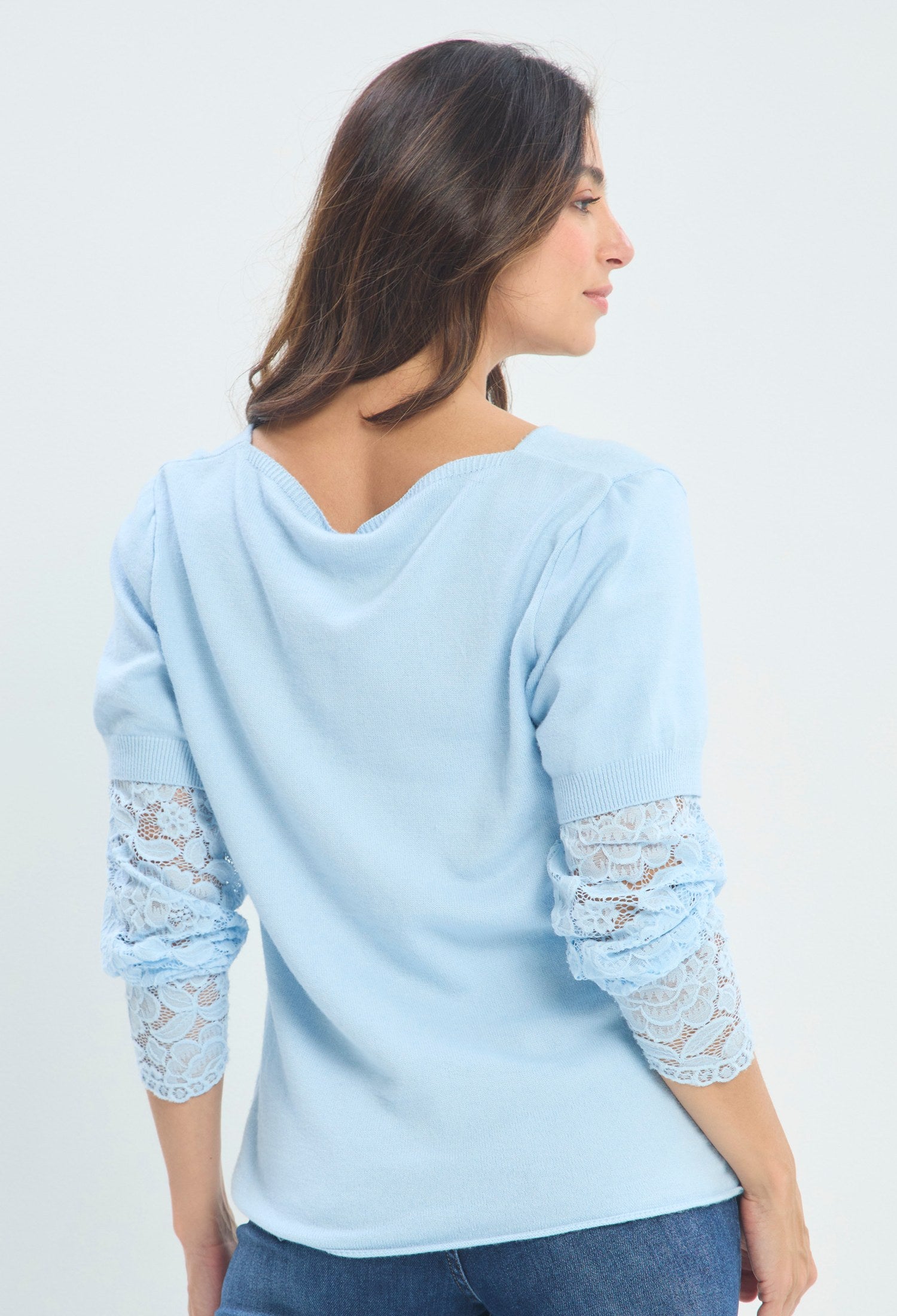 Blusa Cuello V Puños De Encaje azul celeste sale BYBLA - vista 4