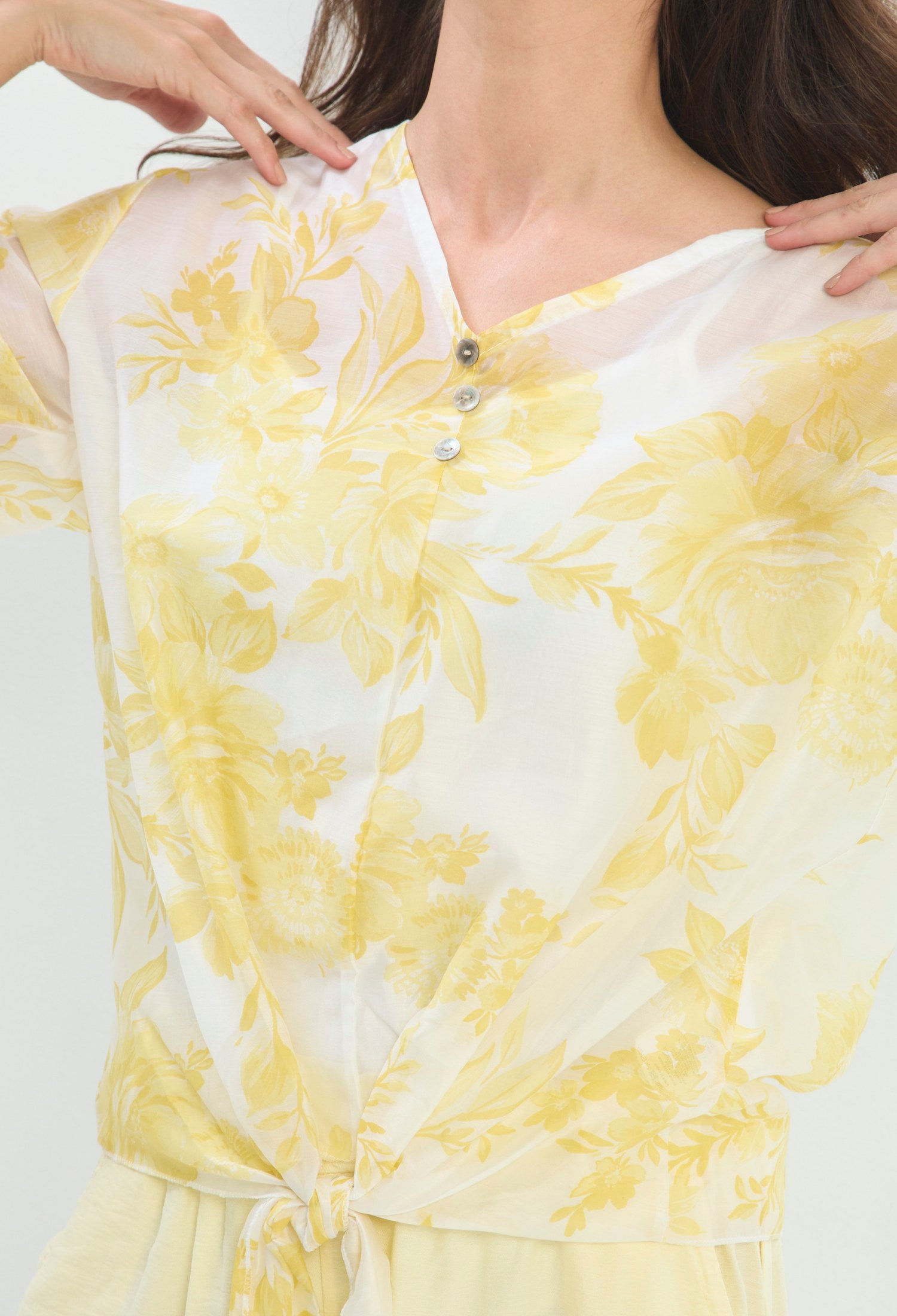 Blusa Floral Anudada amarillo floral BYBLA - vista 4