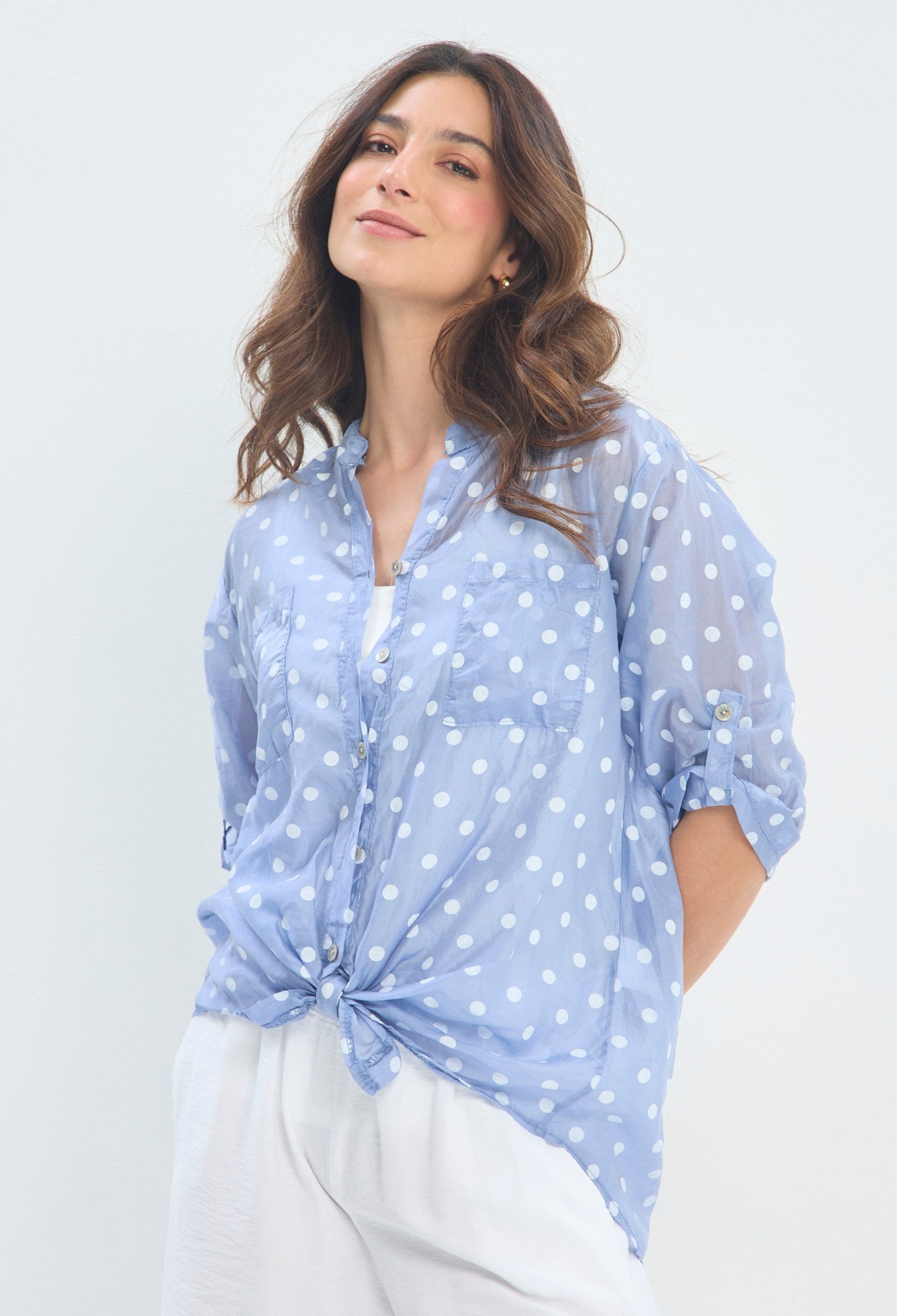 Blusa Floral Camisera Anudada azul cielo BYBLA