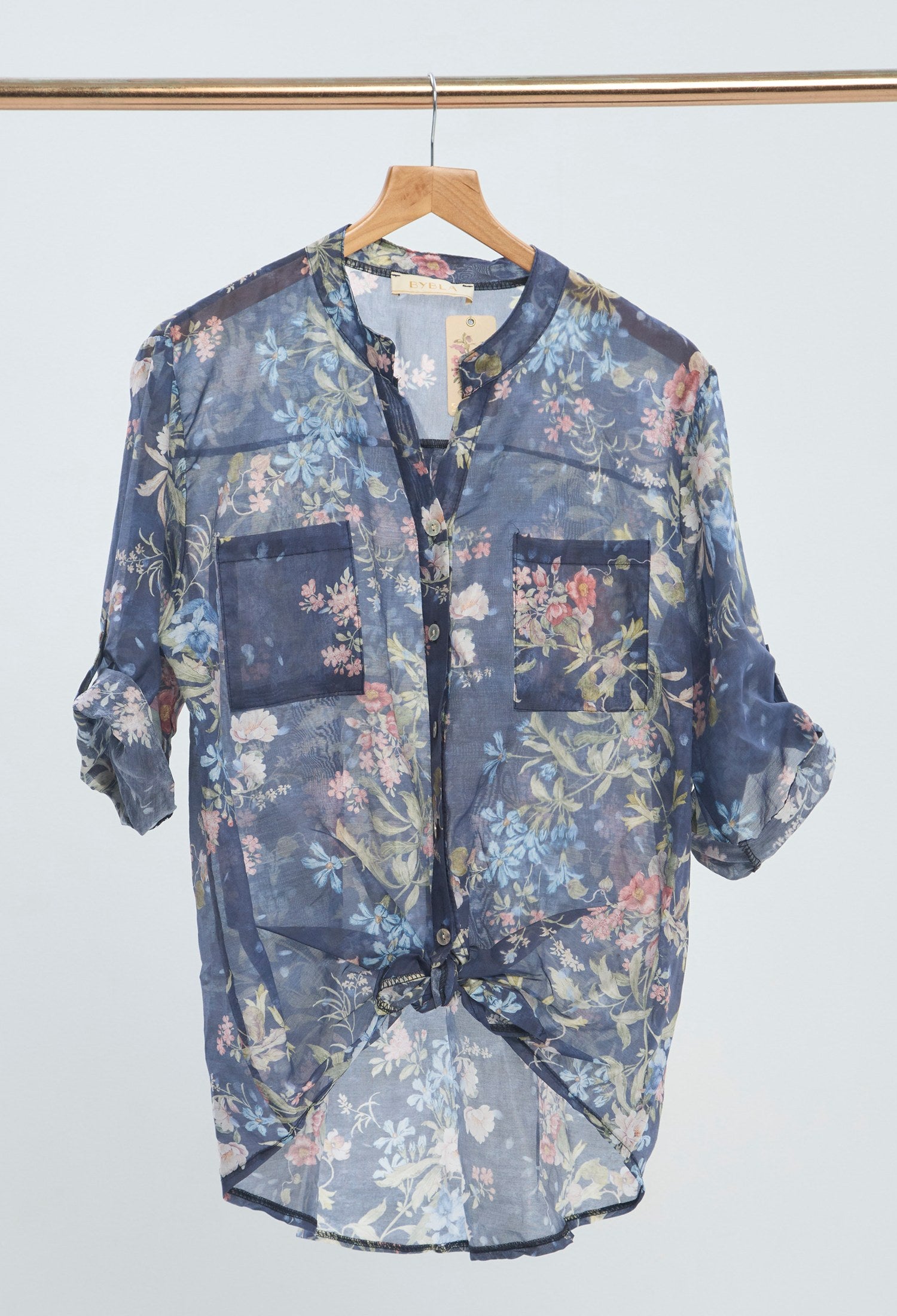 Blusa Floral Camisera Anudada azul cielo BYBLA