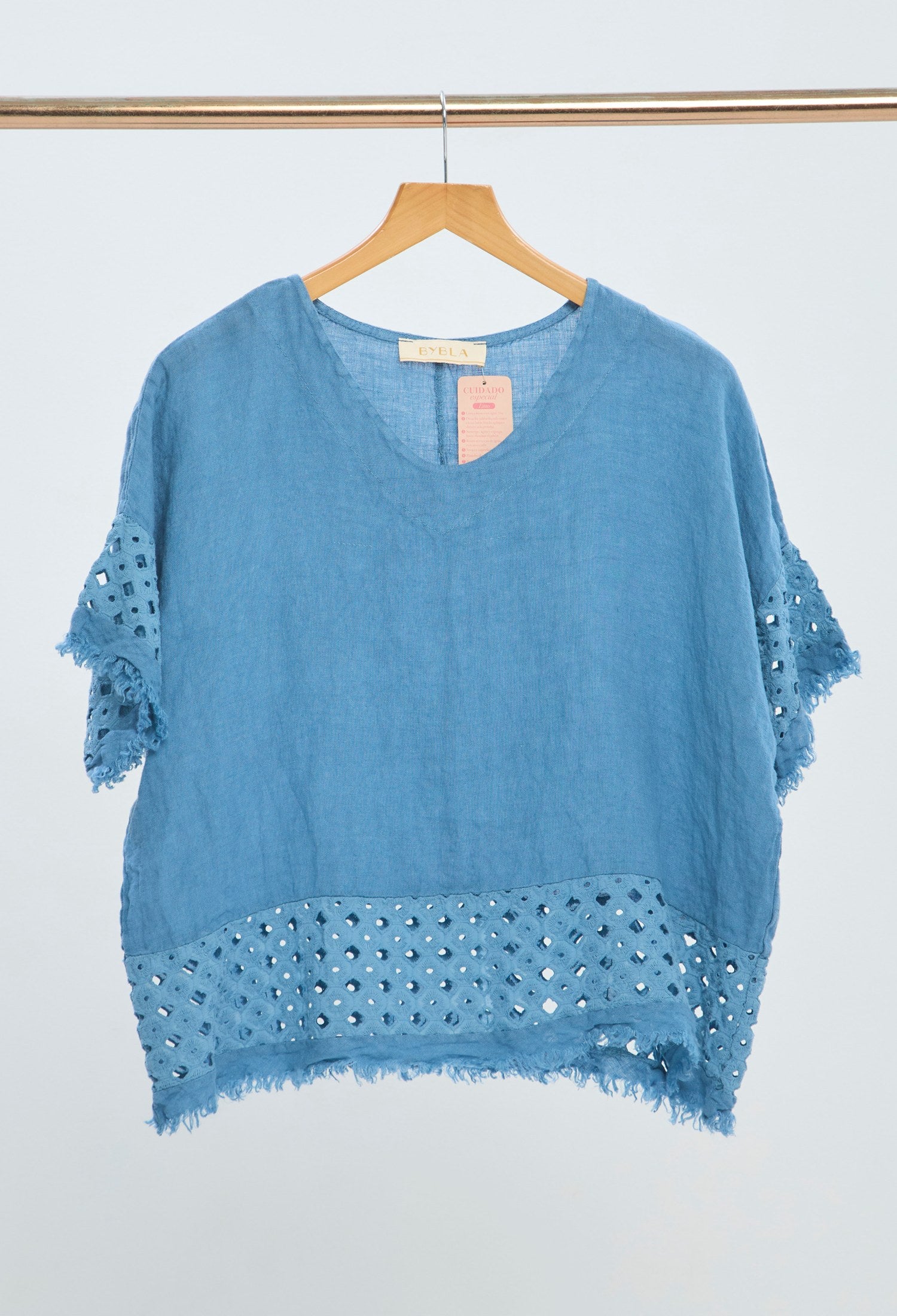 Blusa Lino Calada Deshilada azul petróleo BYBLA