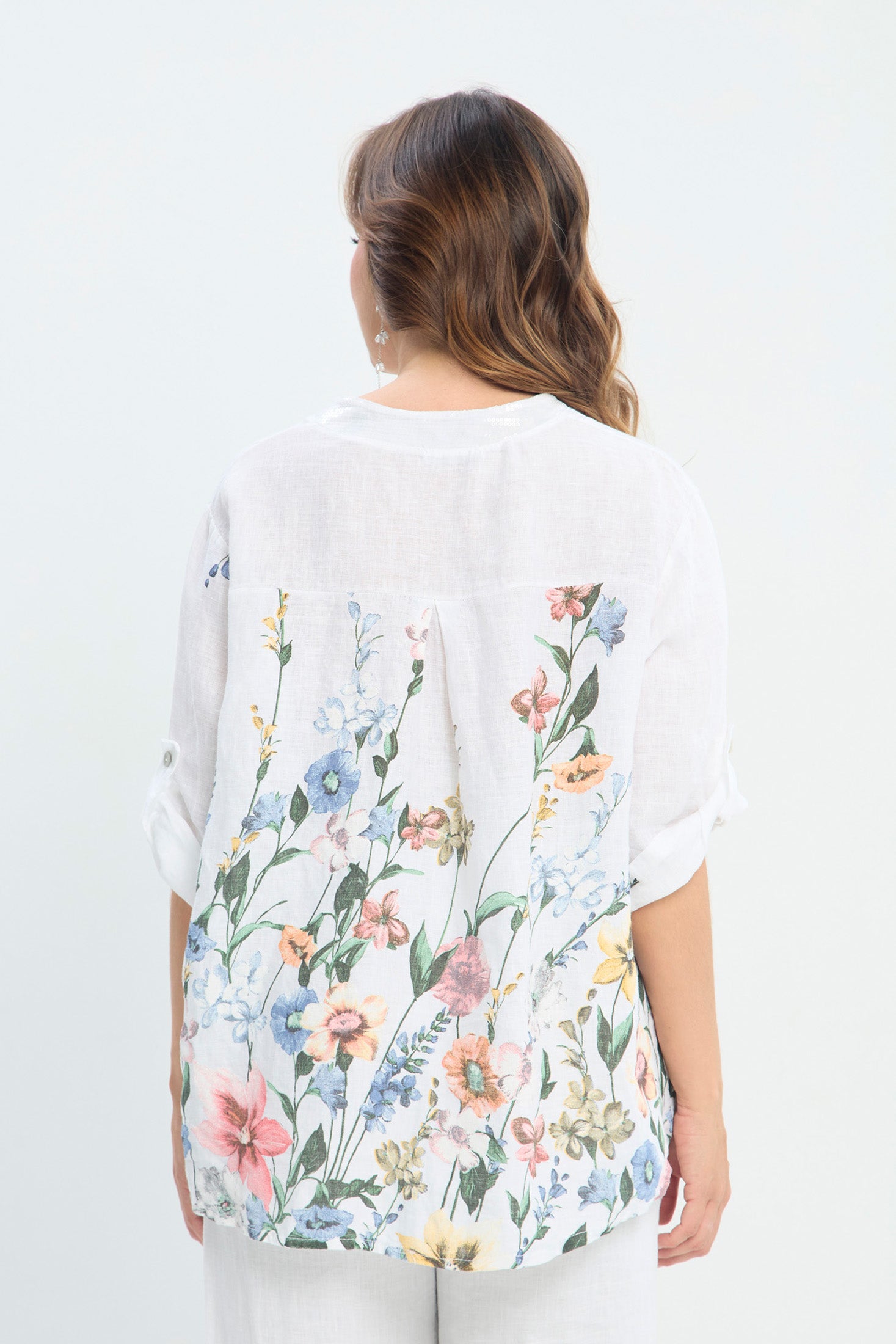 Blusa Lino Floral con Lentejuelas NEW vista 8 - BYBLA Colombia