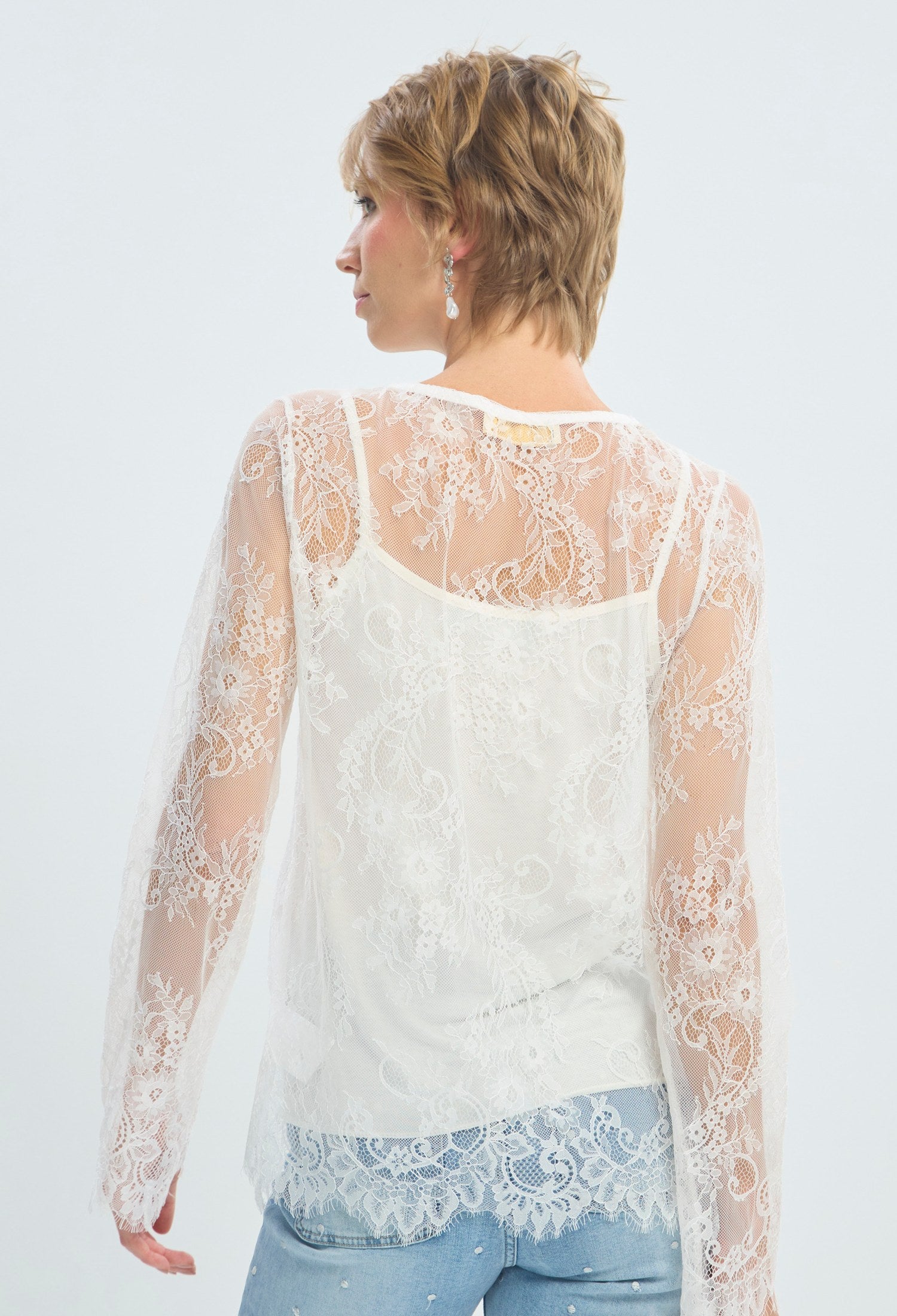 Blusa de encaje blanca con transparencias BYBLA - vista 3