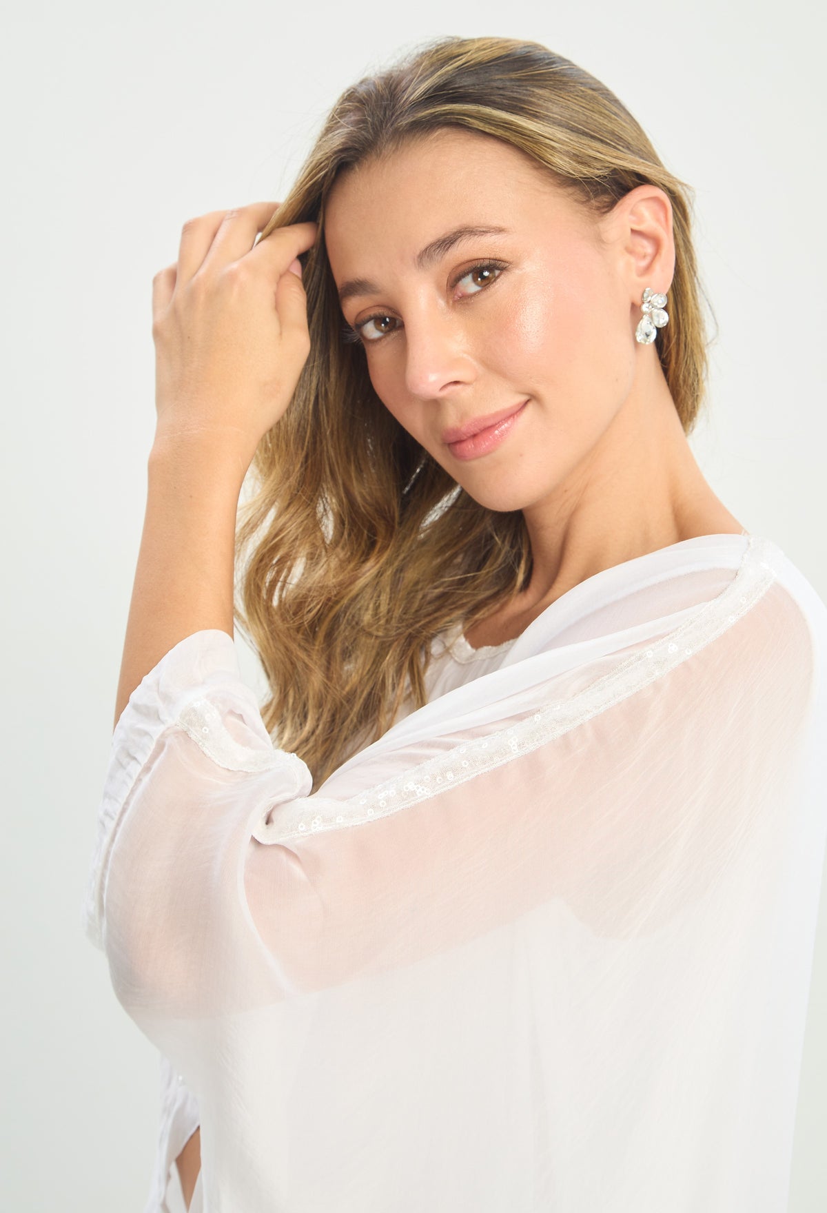 Blusa Poncho Seda Franja de Lentejuelas blanco BYBLA