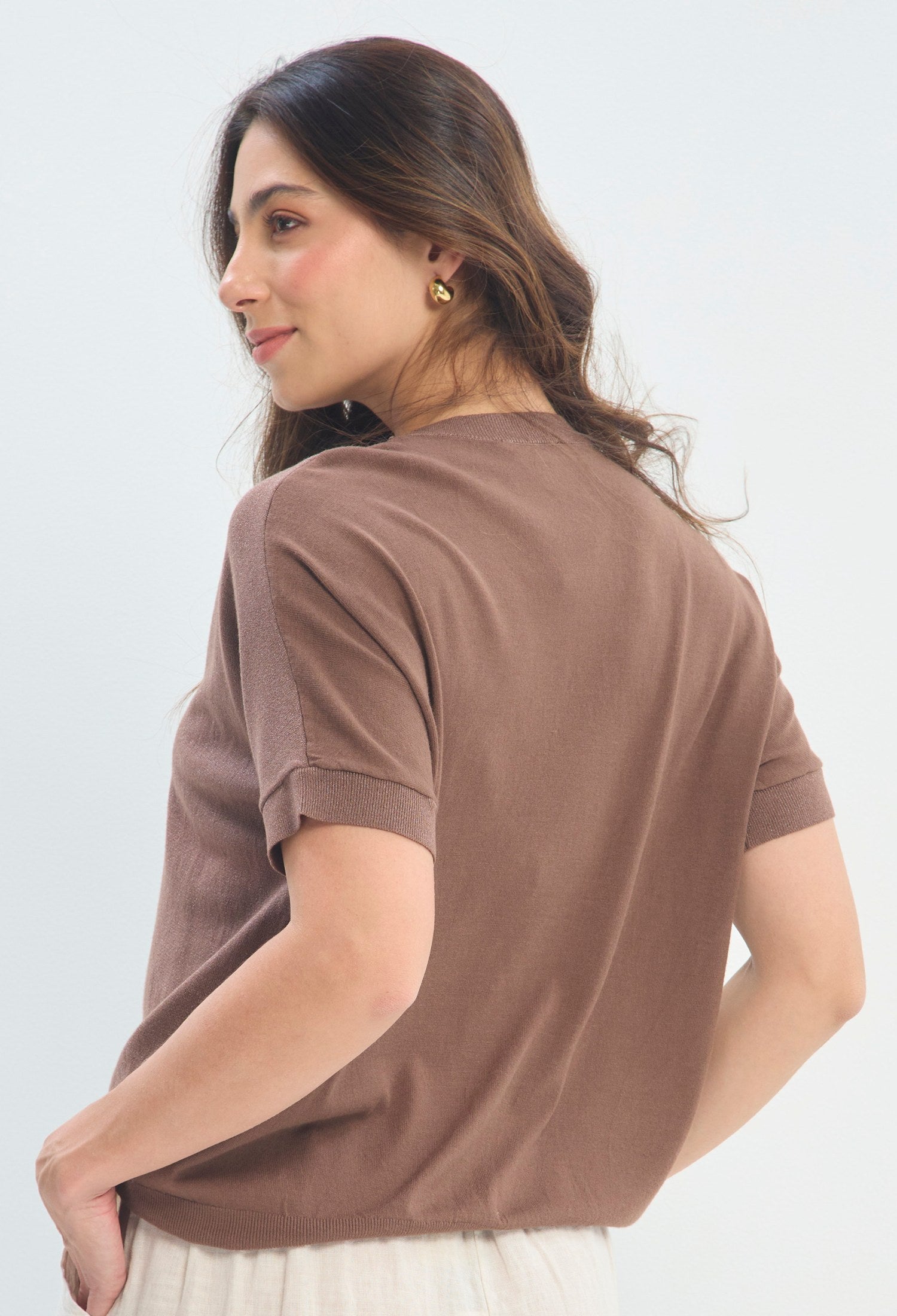 Blusa Punto Liso Básica marrón chocolate BYBLA - vista 3