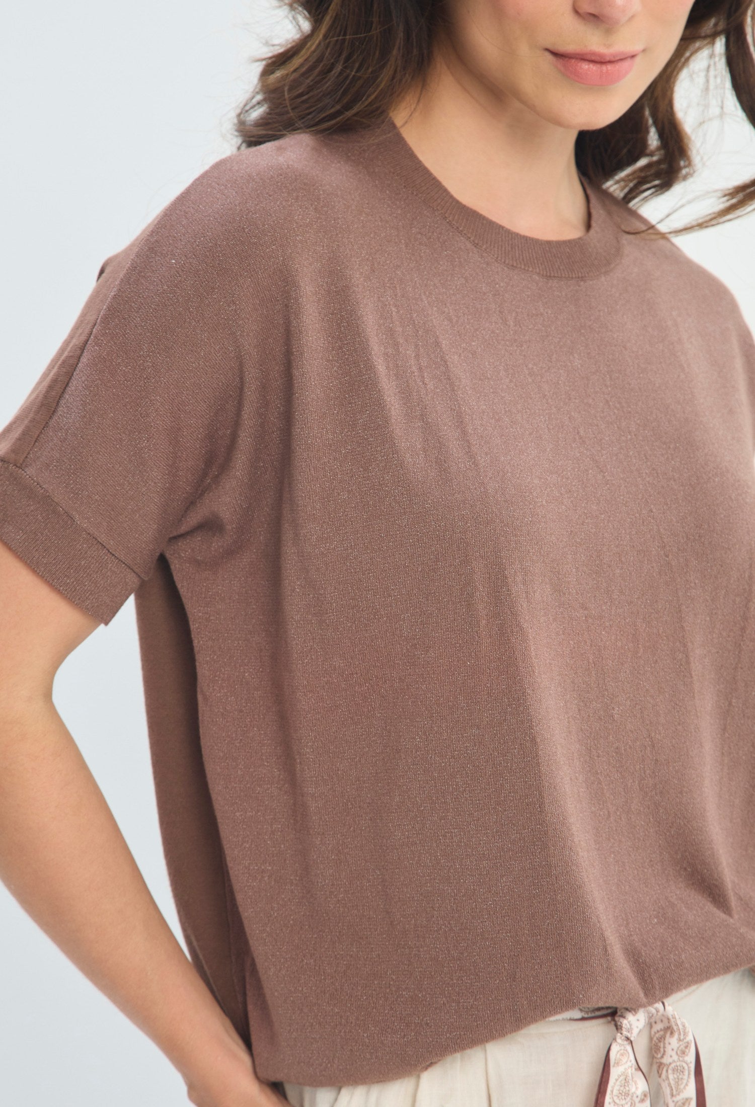 Blusa Punto Liso Básica marrón chocolate BYBLA - vista 4