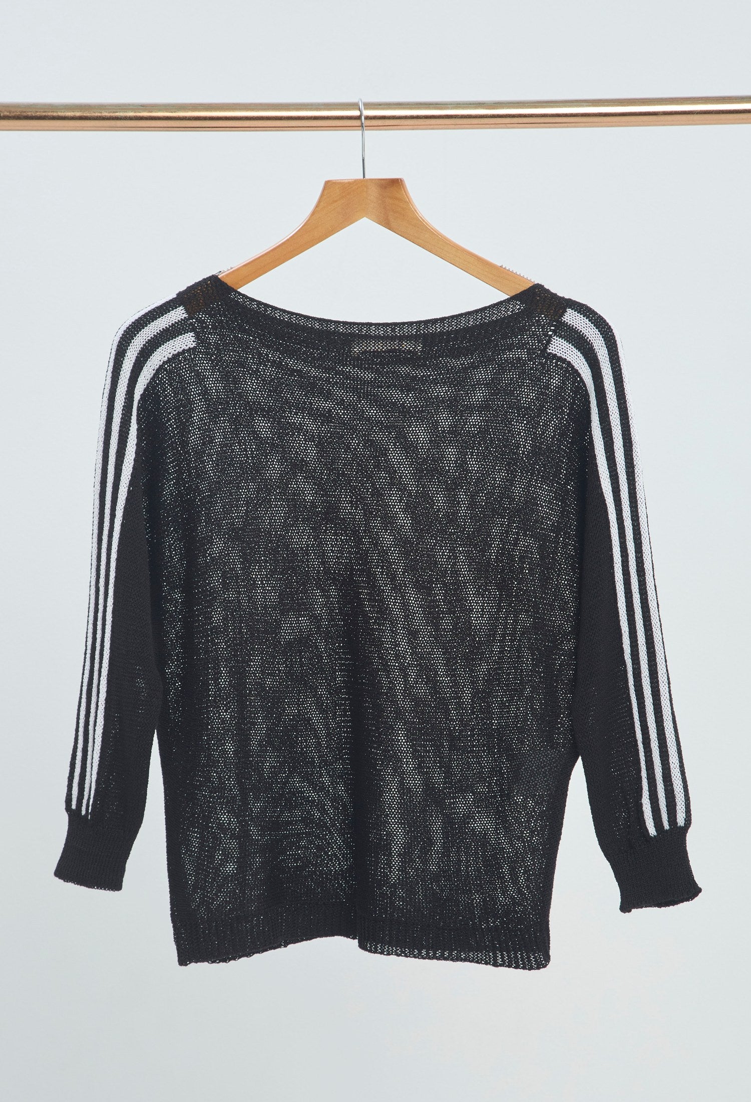 Blusa Punto Rayas Contraste negro BYBLA