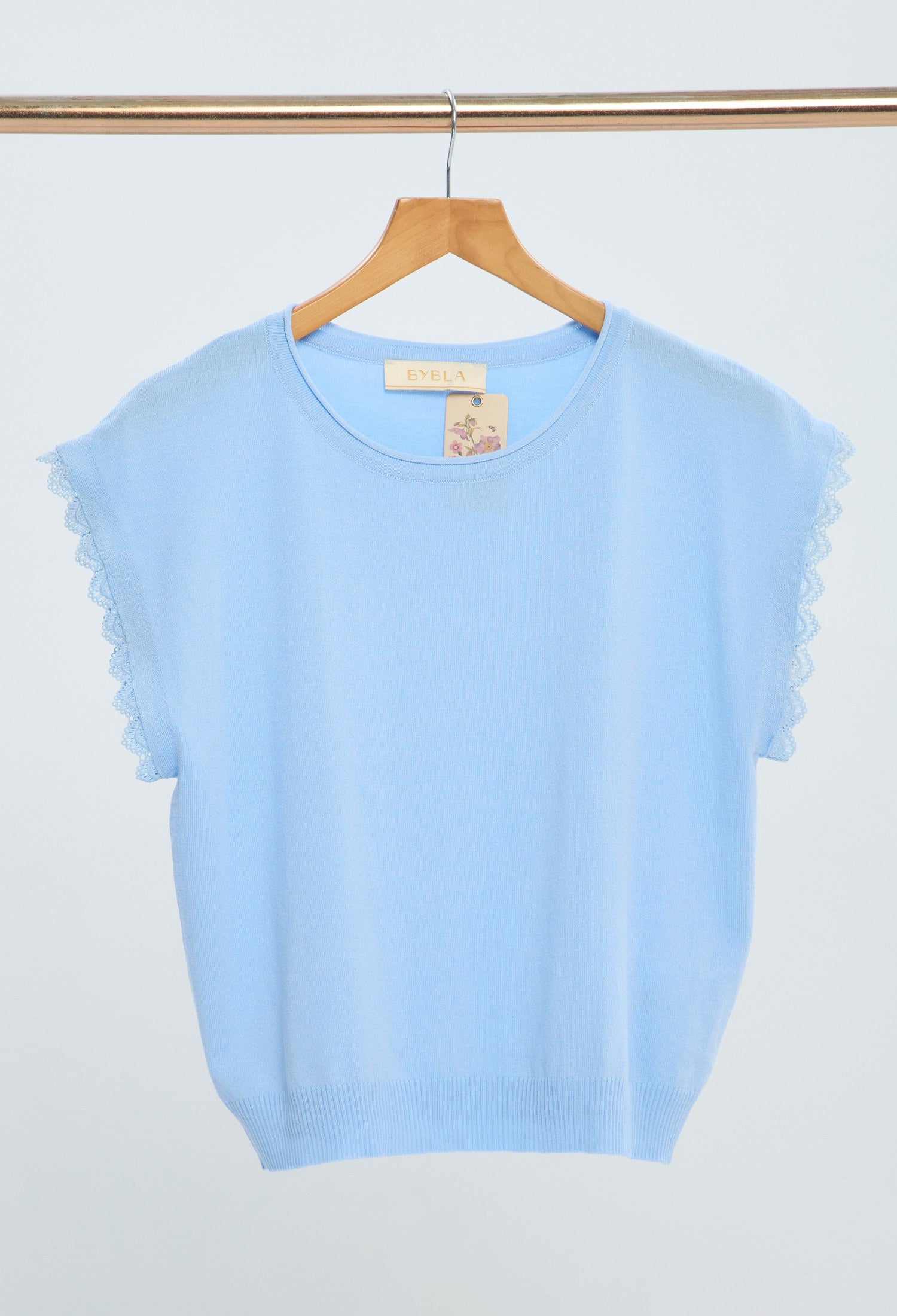 Blusa Punto Ribete Crochet azul cielo BYBLA