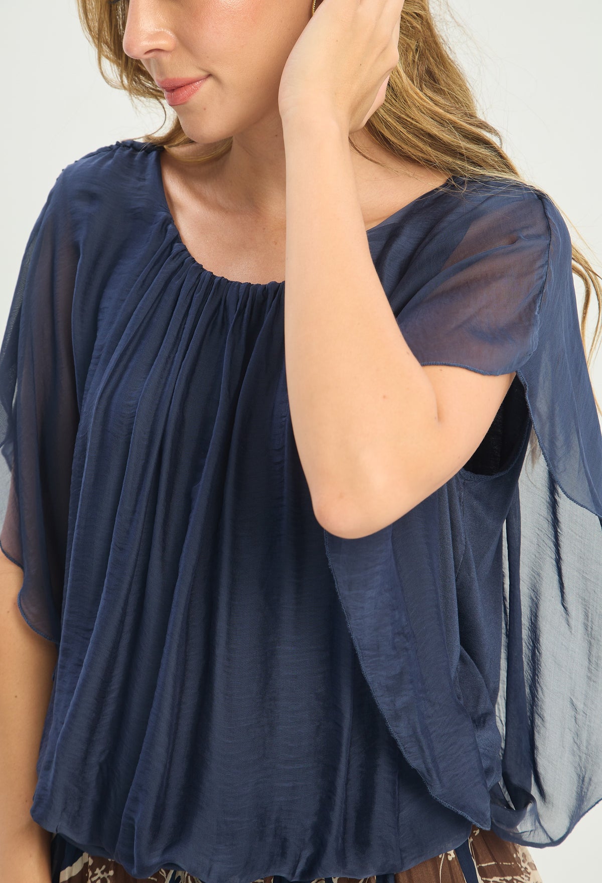 Blusa Seda Fruncida Azul Noche BYBLA - vista 5