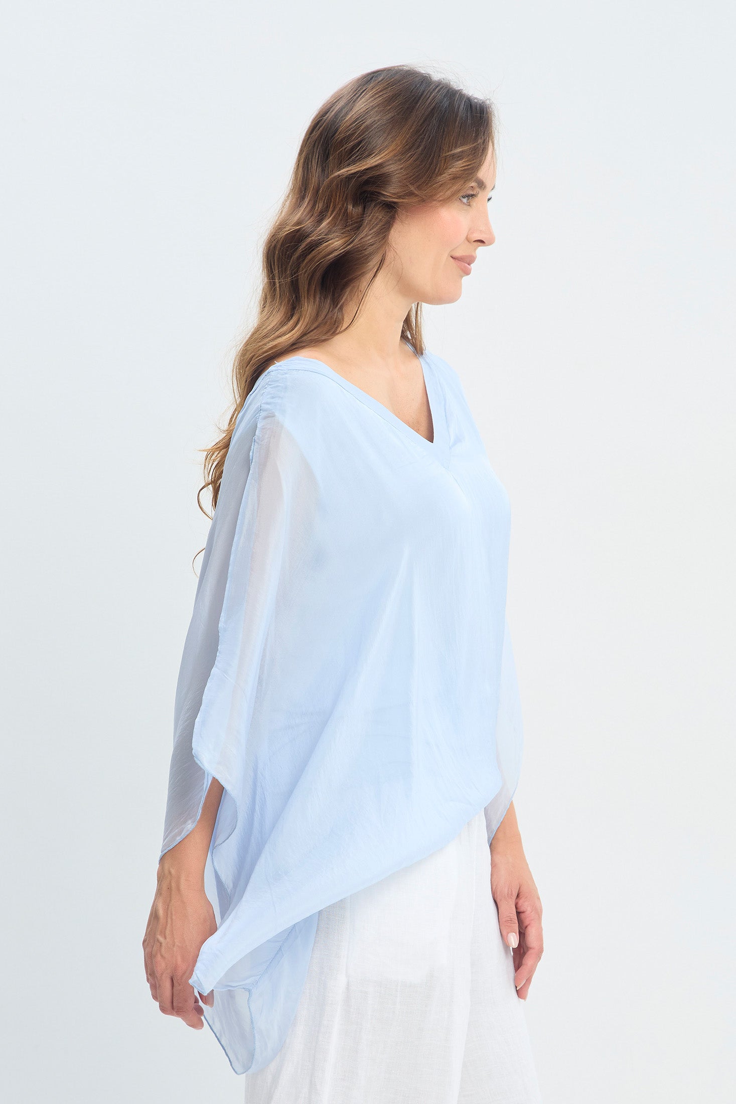 Blusa en Seda con Hombros Descubiertos NEW vista 5 - BYBLA Colombia