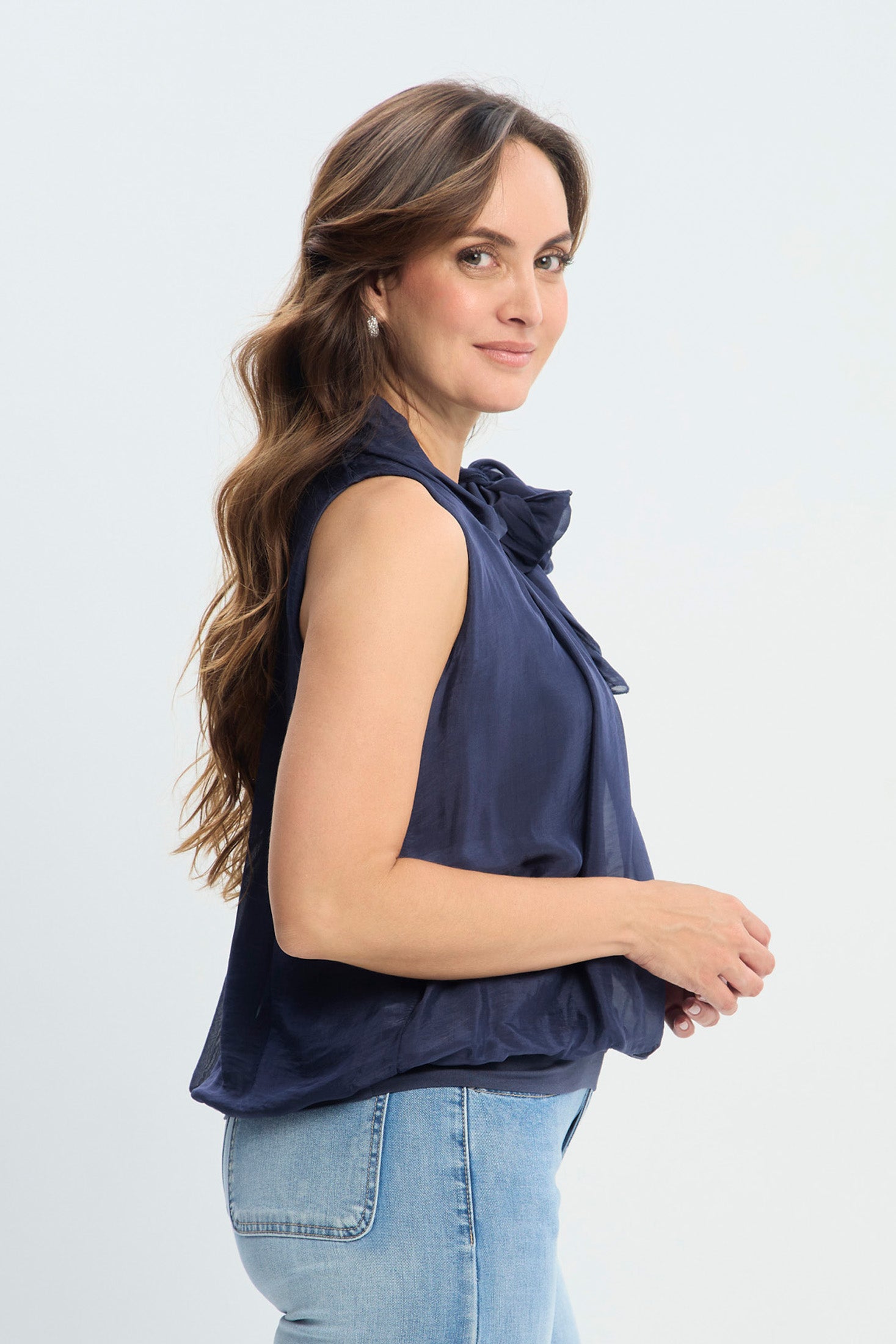 Blusa en Seda Moño y Fajón NEW vista 6 - BYBLA Colombia