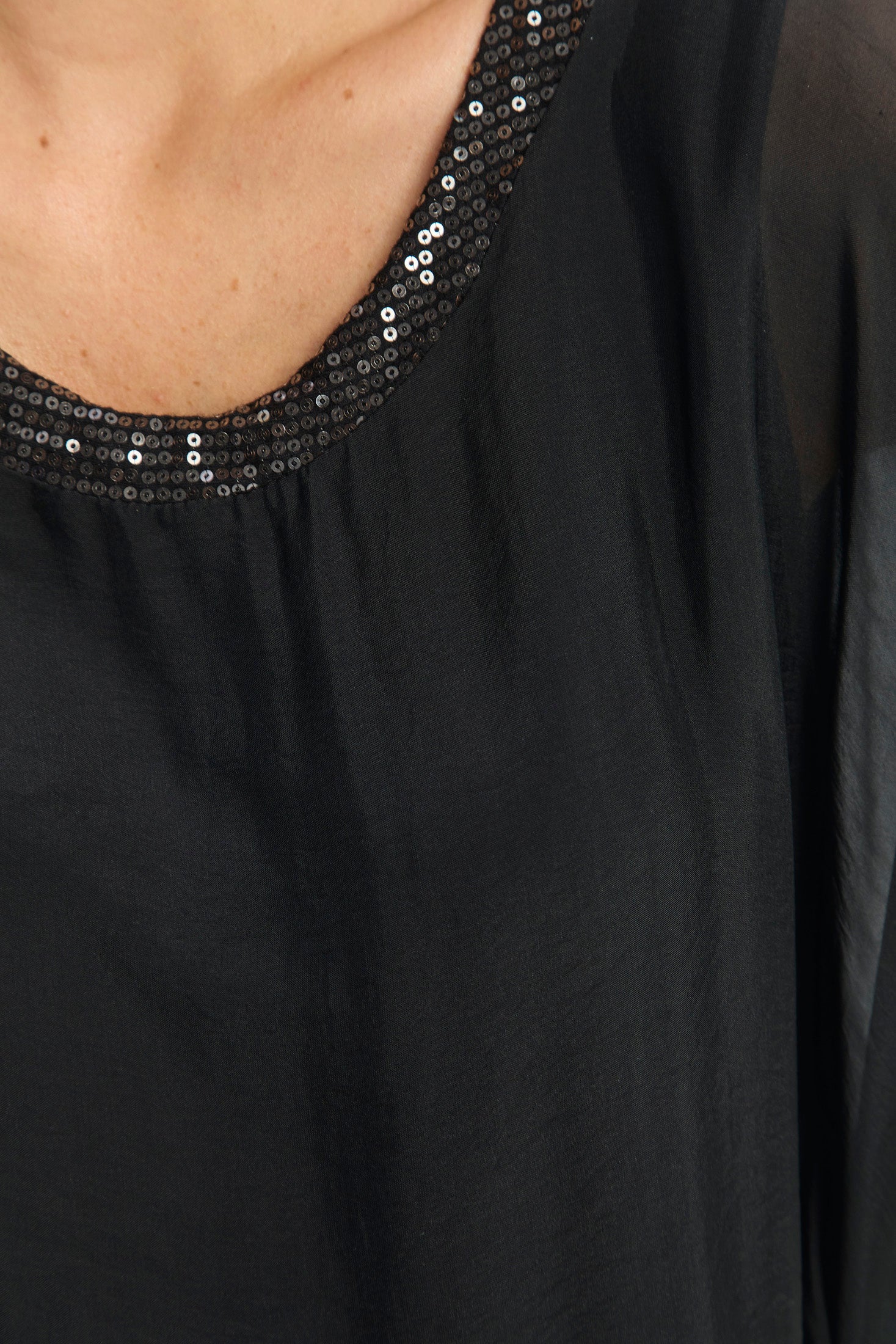 Blusa en Seda con Lentejuelas NEW vista 6 - BYBLA Colombia