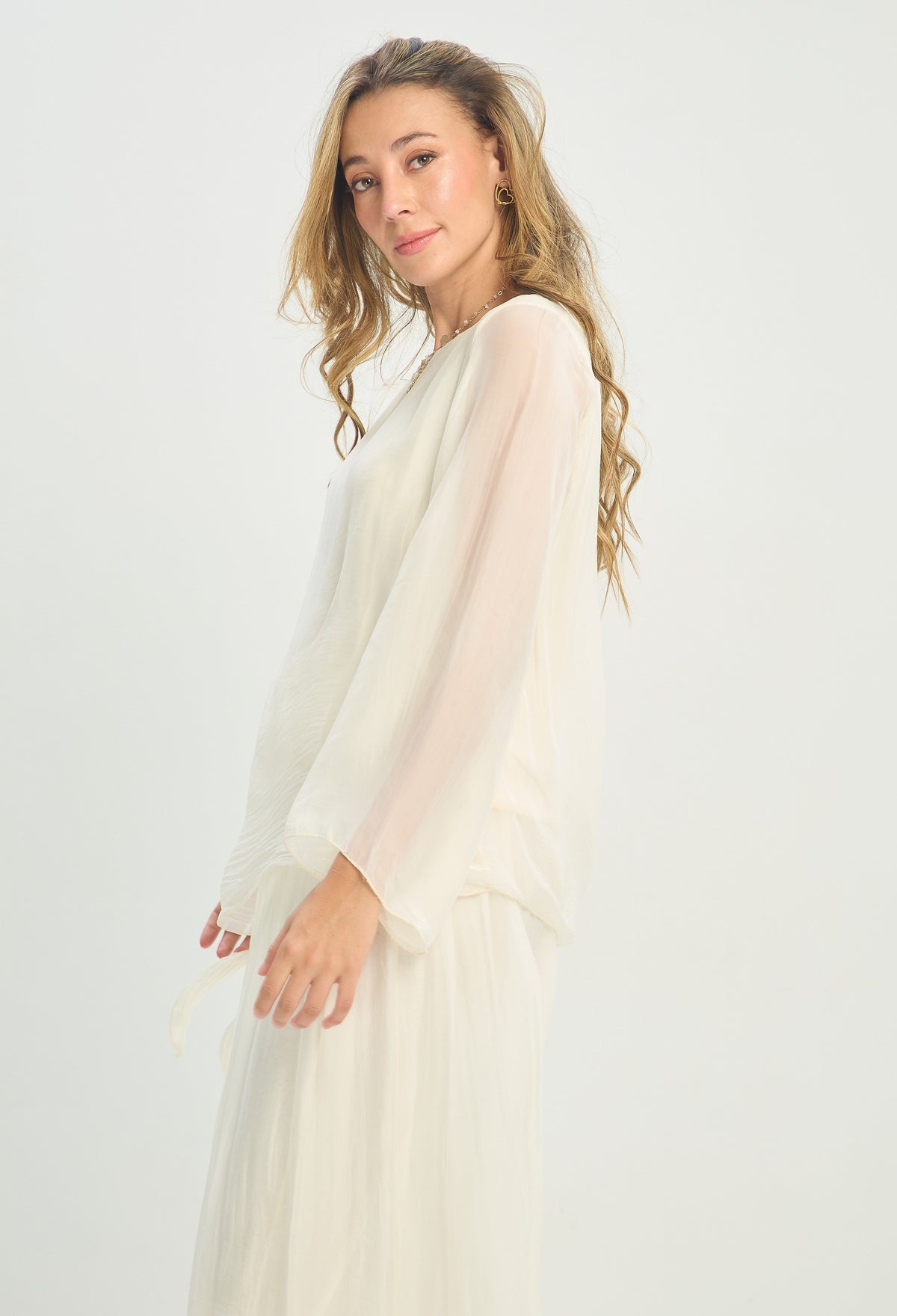 Blusa Seda Manga Larga Transparente Marfil BYBLA - vista 2