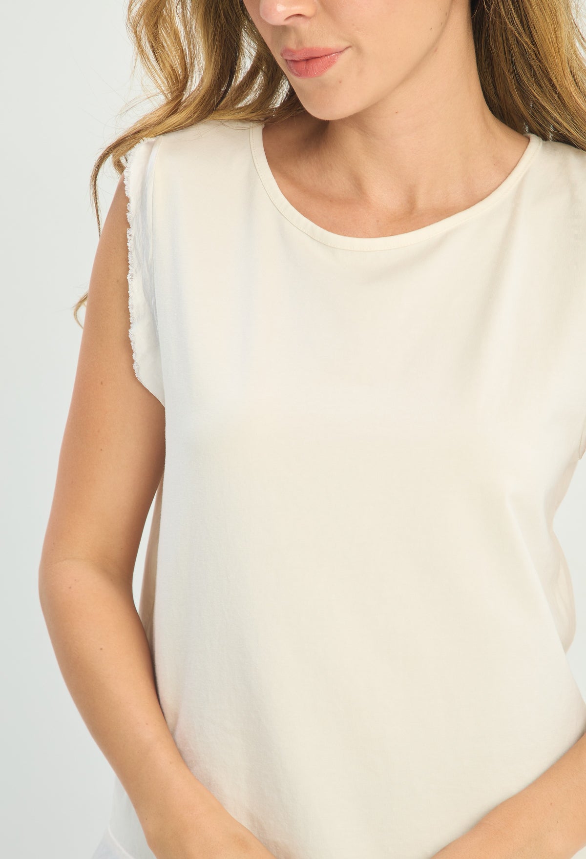 Blusa Manga Sisa Hombros Fruncidos Marfil BYBLA - vista 4