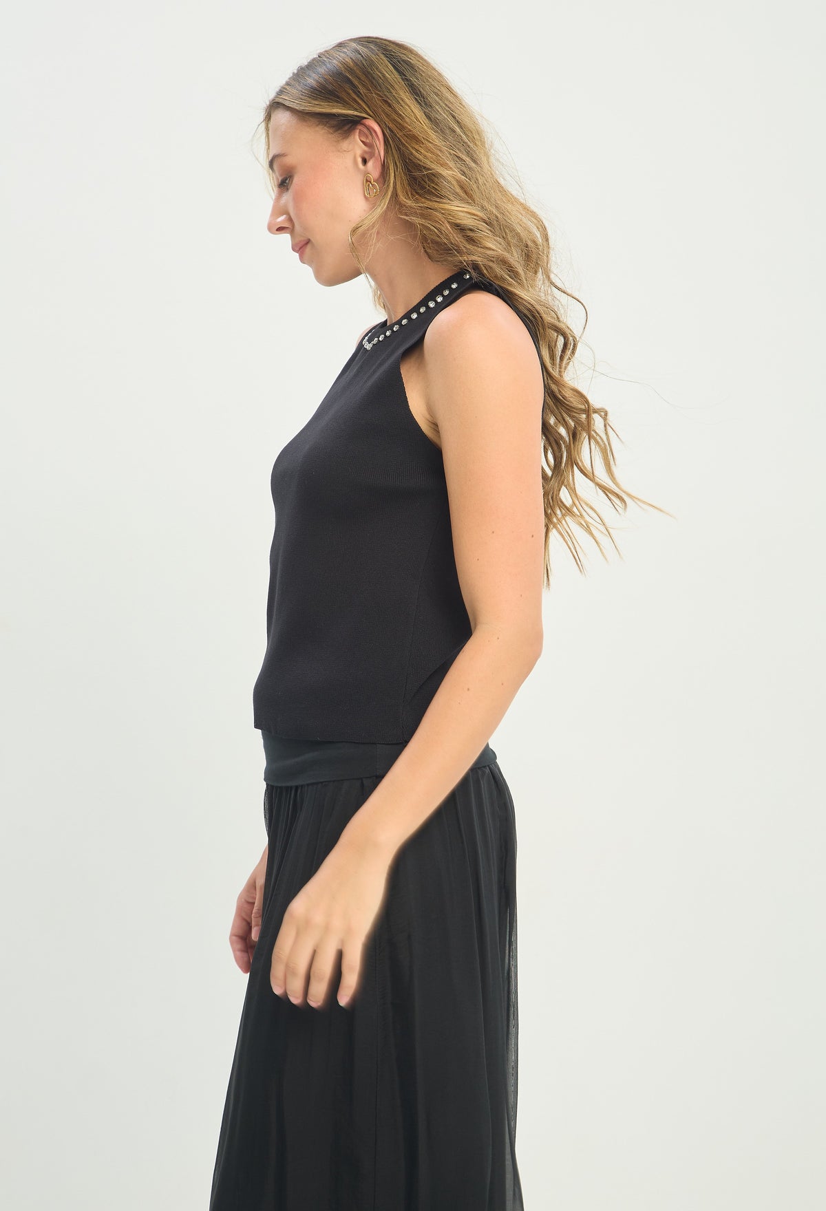 Blusa Tejida Manga Sisa Cuello con Perlas Negra BYBLA - vista 5