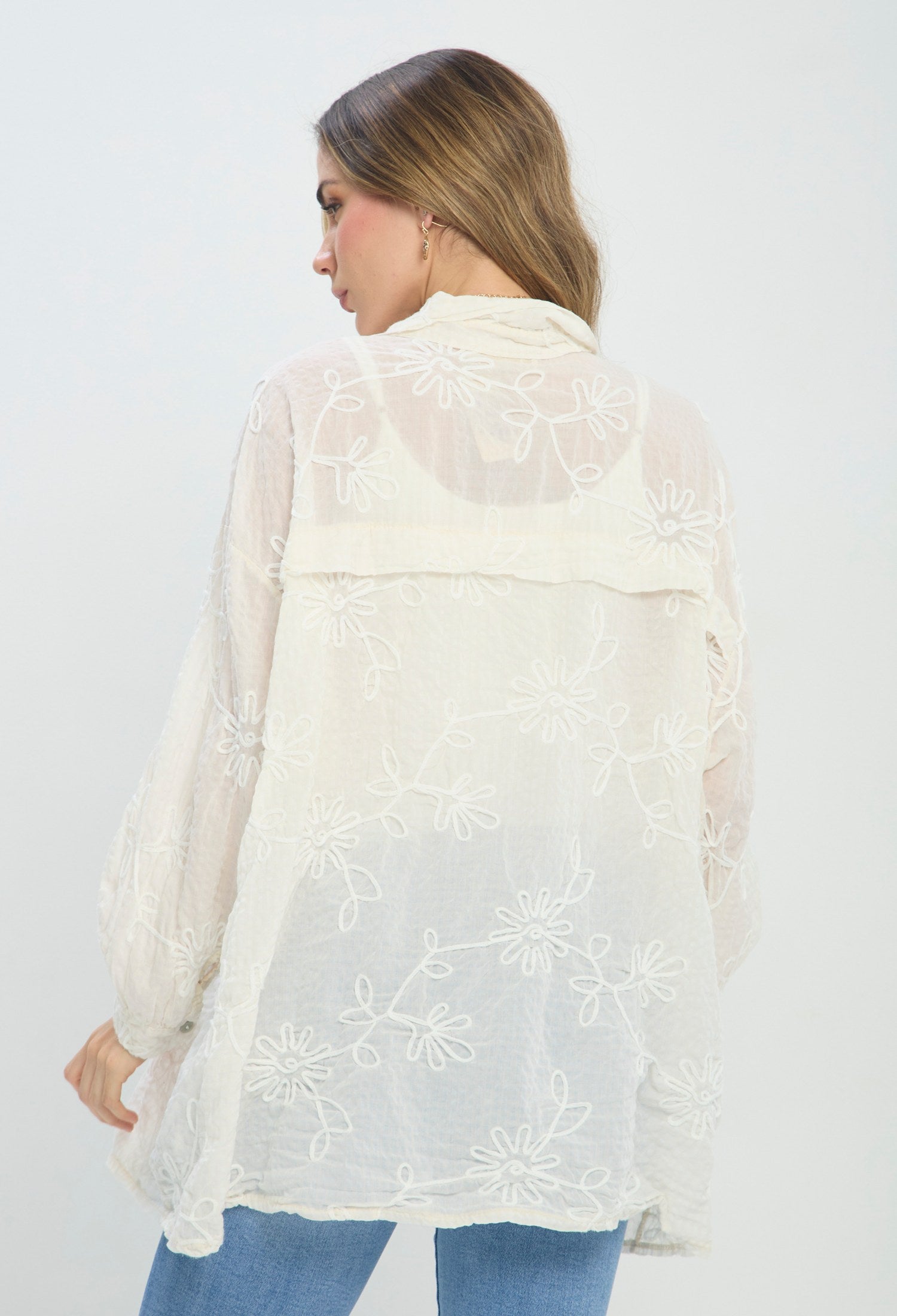 Camisa Bordado Floral Beige beige BYBLA Colombia - vista 3