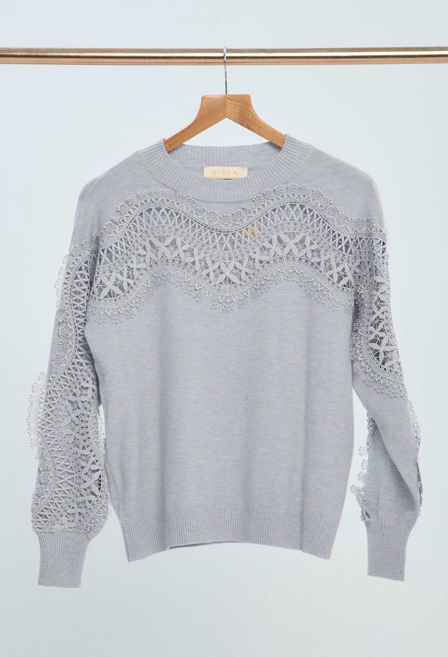 Buzo Encaje Crochet gris jaspeado BYBLA