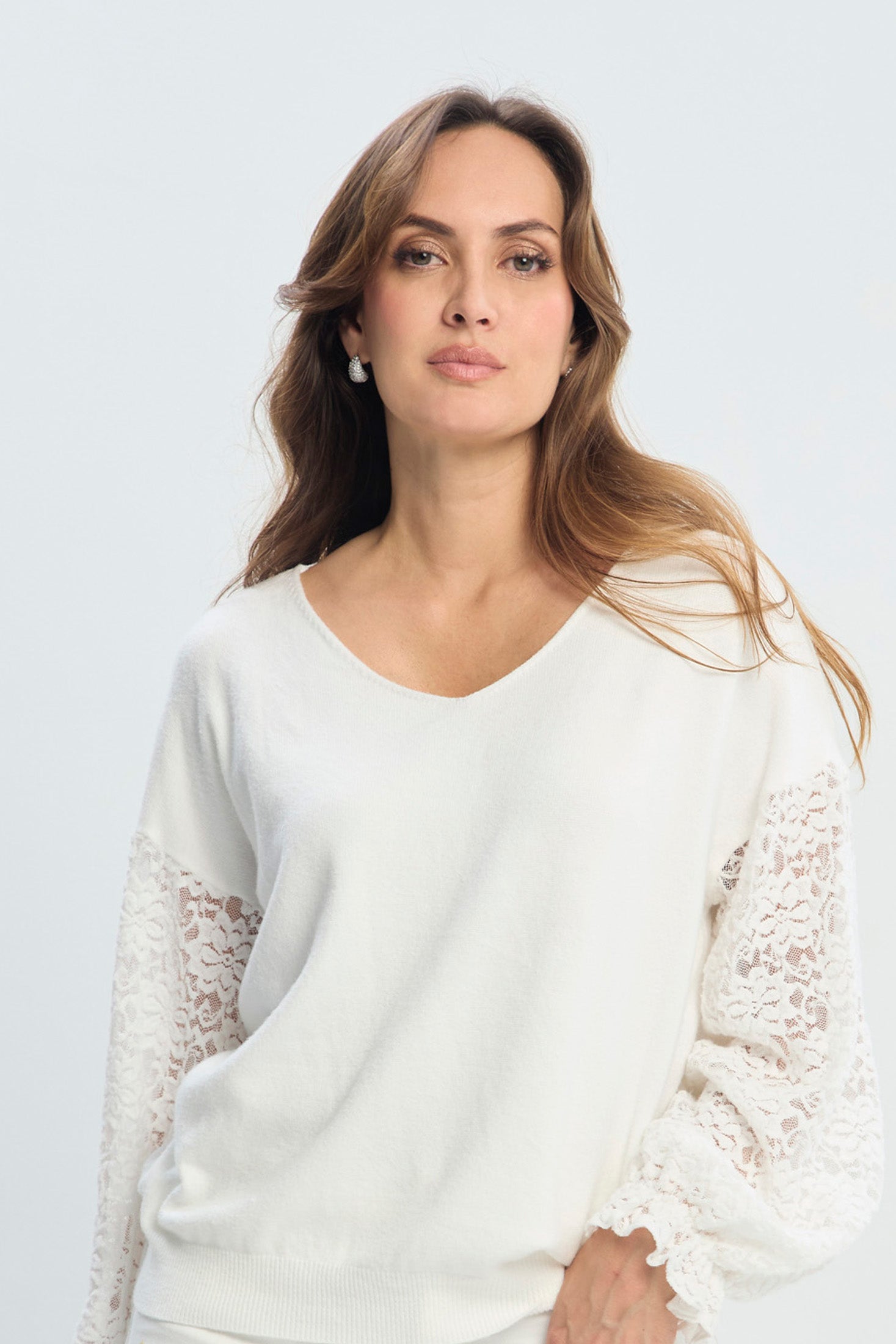 Buzo Cuello en V Mangas Encaje NEW