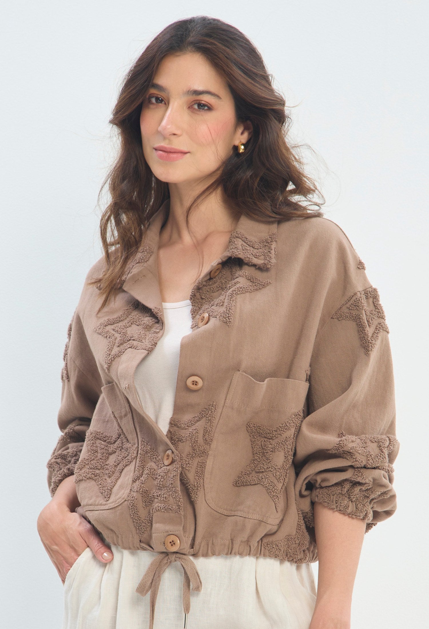 Chaqueta Bordada Estrellas marrón topo BYBLA - vista 2