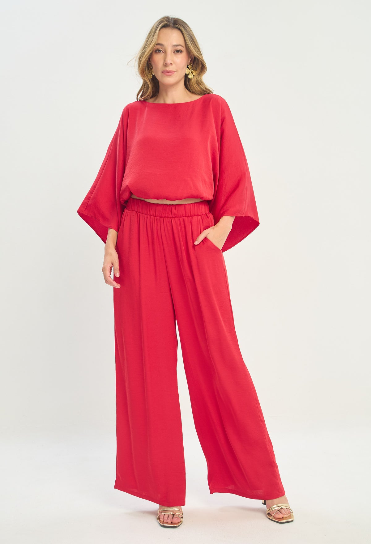 Conjunto Blusa Mangas Kimono y Pantalón Ancho Rojo BYBLA