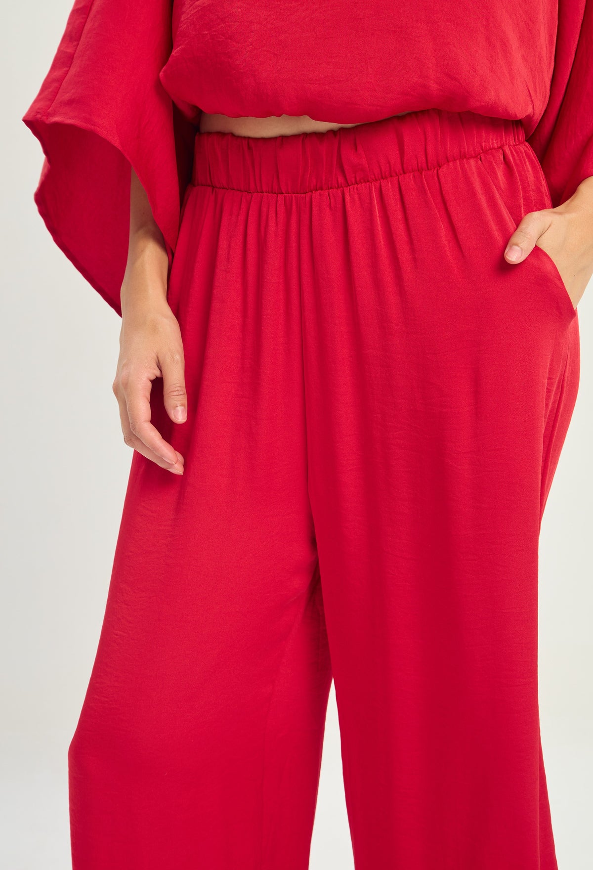 Conjunto Blusa Mangas Kimono y Pantalón Ancho Rojo BYBLA - vista 7