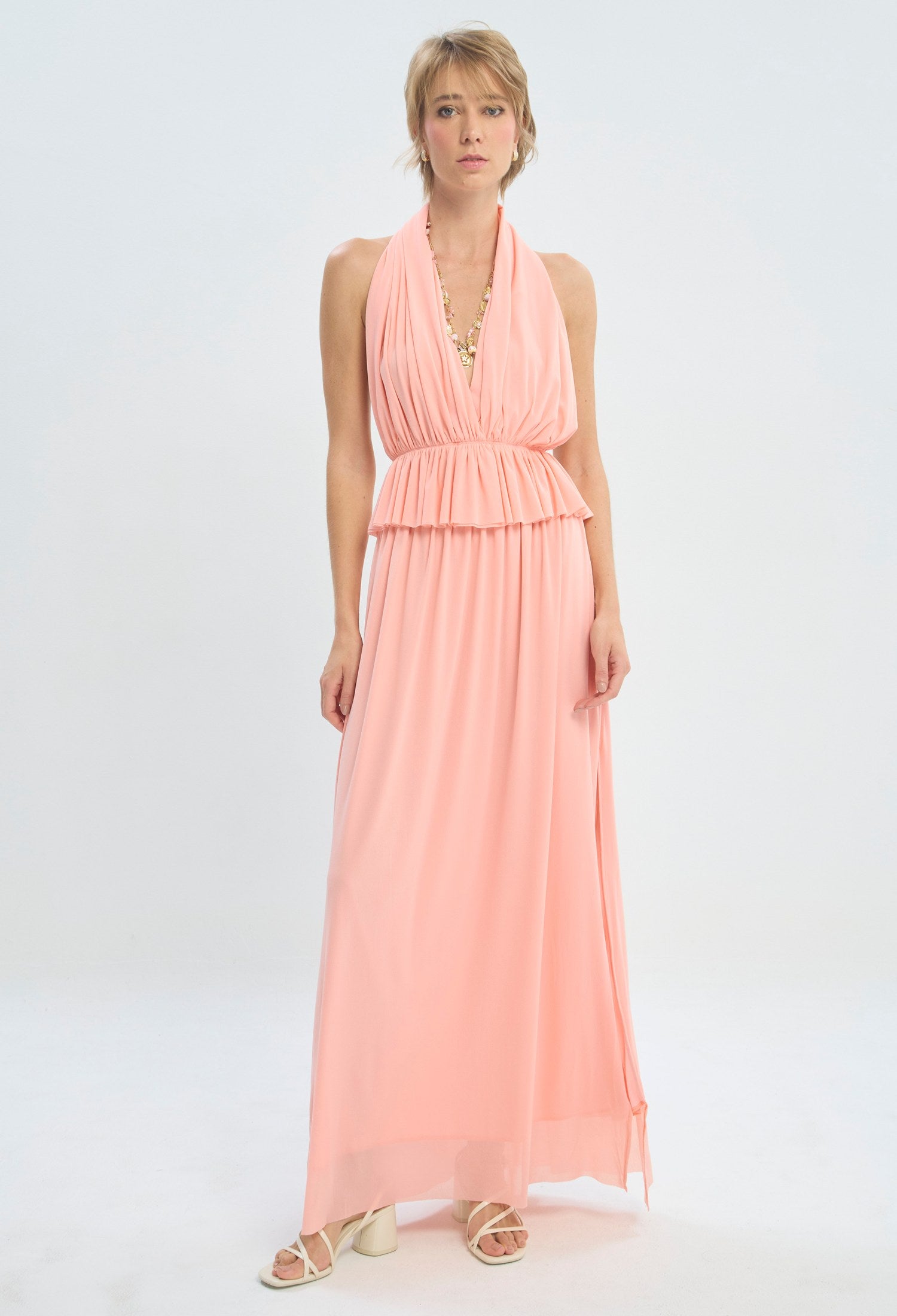 Conjunto rosa de blusa halter y falda larga con abertura BYBLA - vista 2