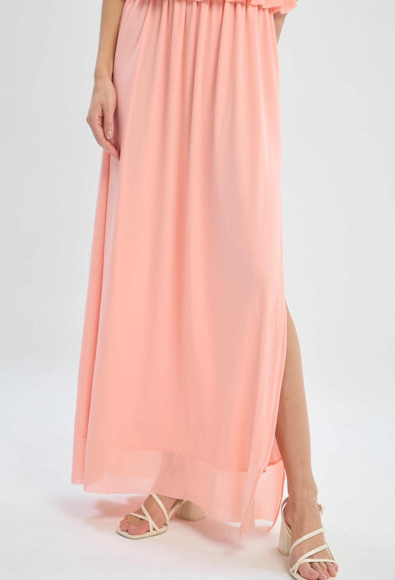 Conjunto rosa de blusa halter y falda larga con abertura BYBLA - vista 8