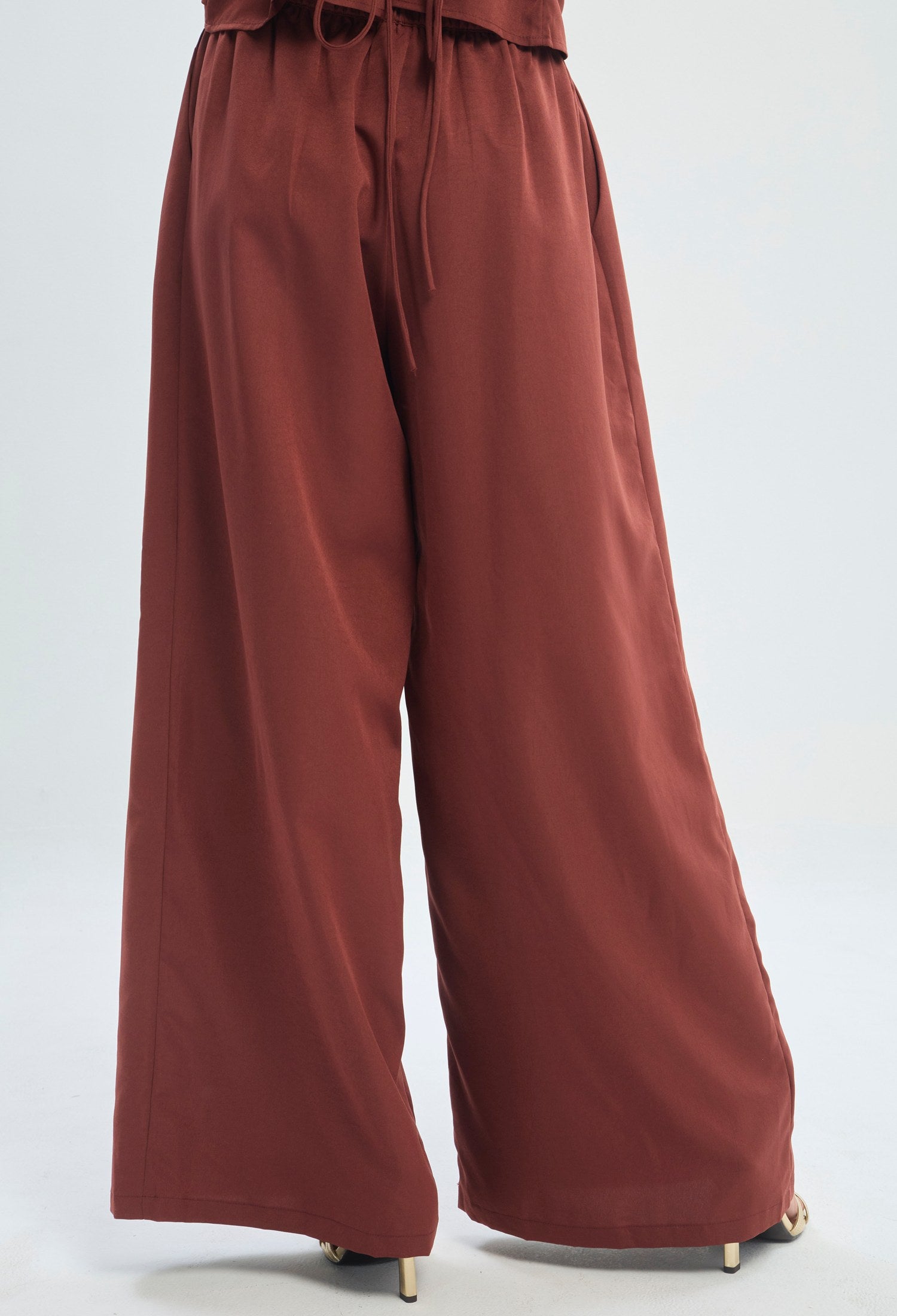 Conjunto vinotinto de blusa cruzada y pantalón palazzo BYBLA - vista 8