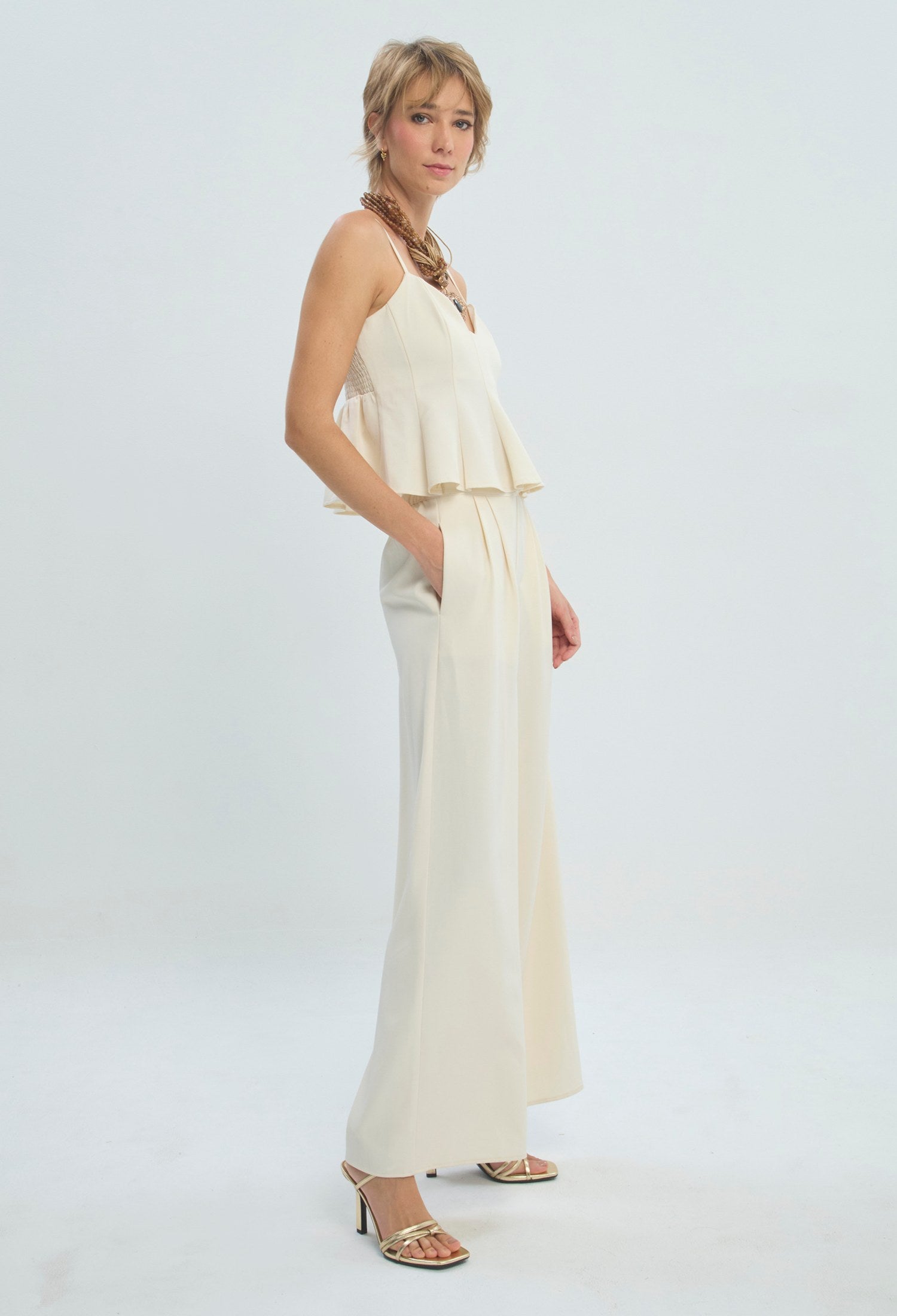 Conjunto crudo de blusa peplum con escote corazón y pantalón palazzo BYBLA - vista 3