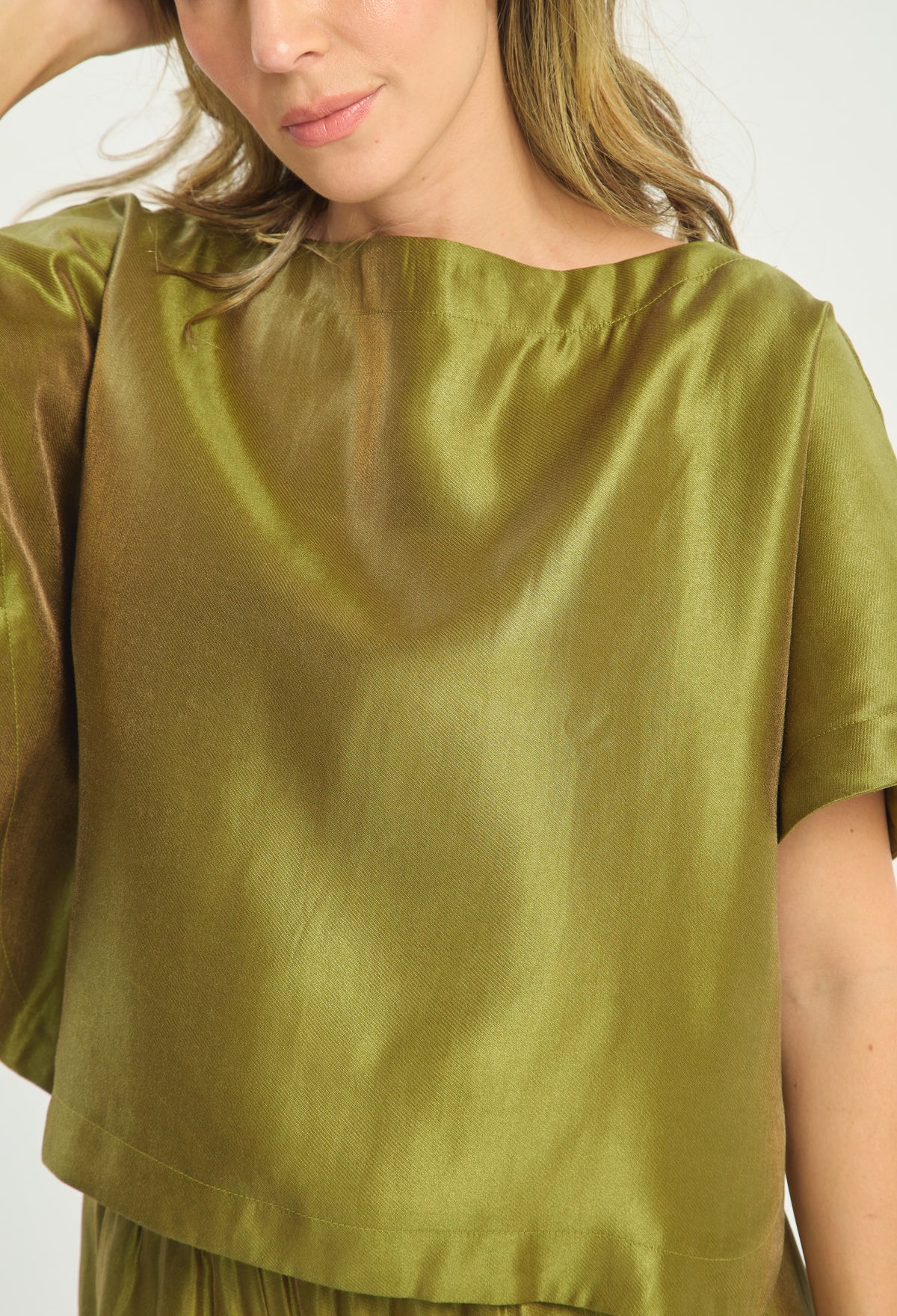 Conjunto Satinado Verde Oliva BYBLA - vista 4