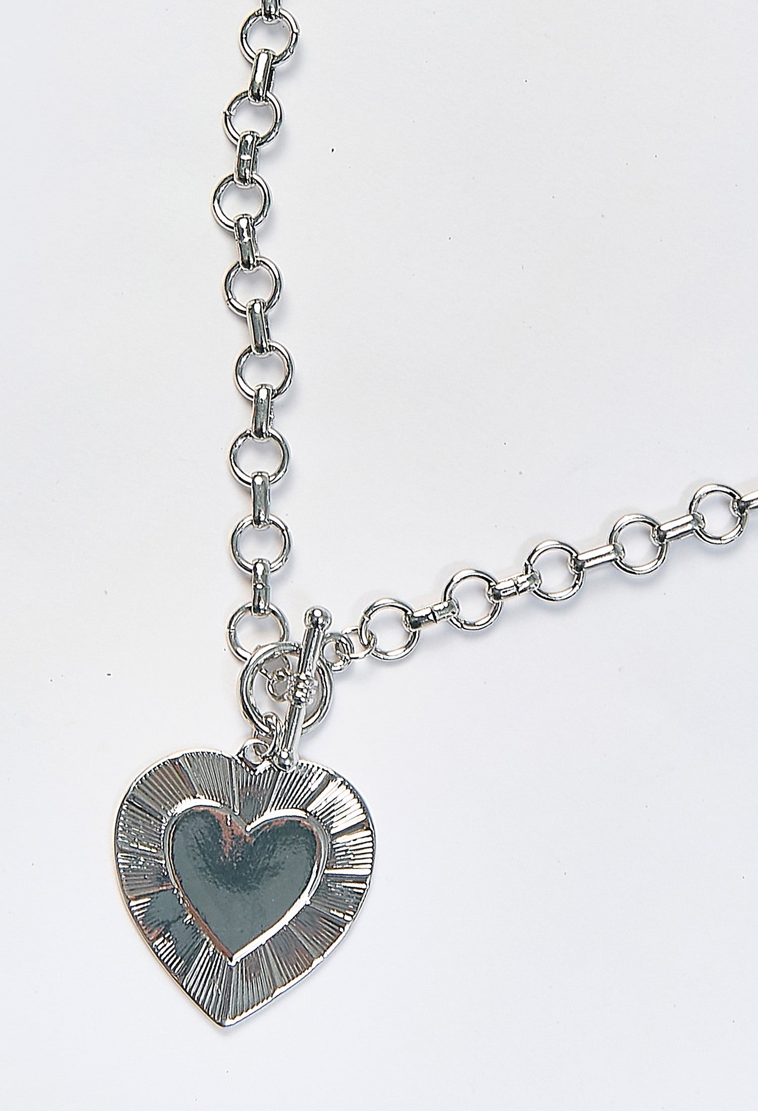 Collar Dije Corazón Grabado Plateado - Foto 2