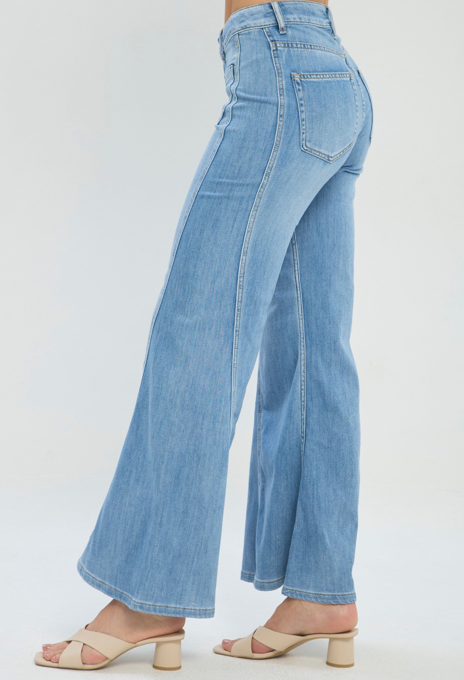Jean flare azul medio tiro alto BYBLA - vista 4