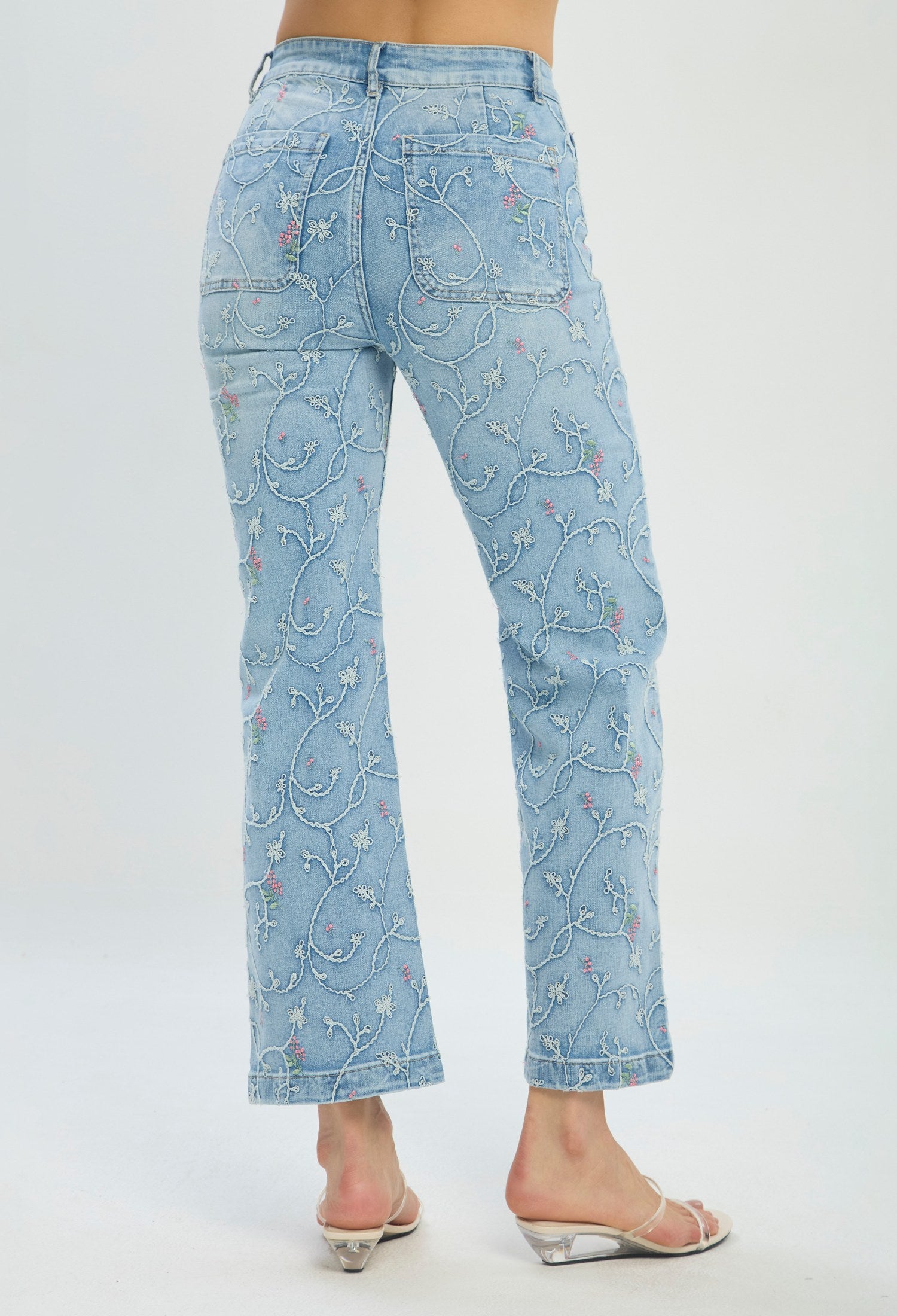 Jean recto azul claro bordado floral BYBLA - vista 3