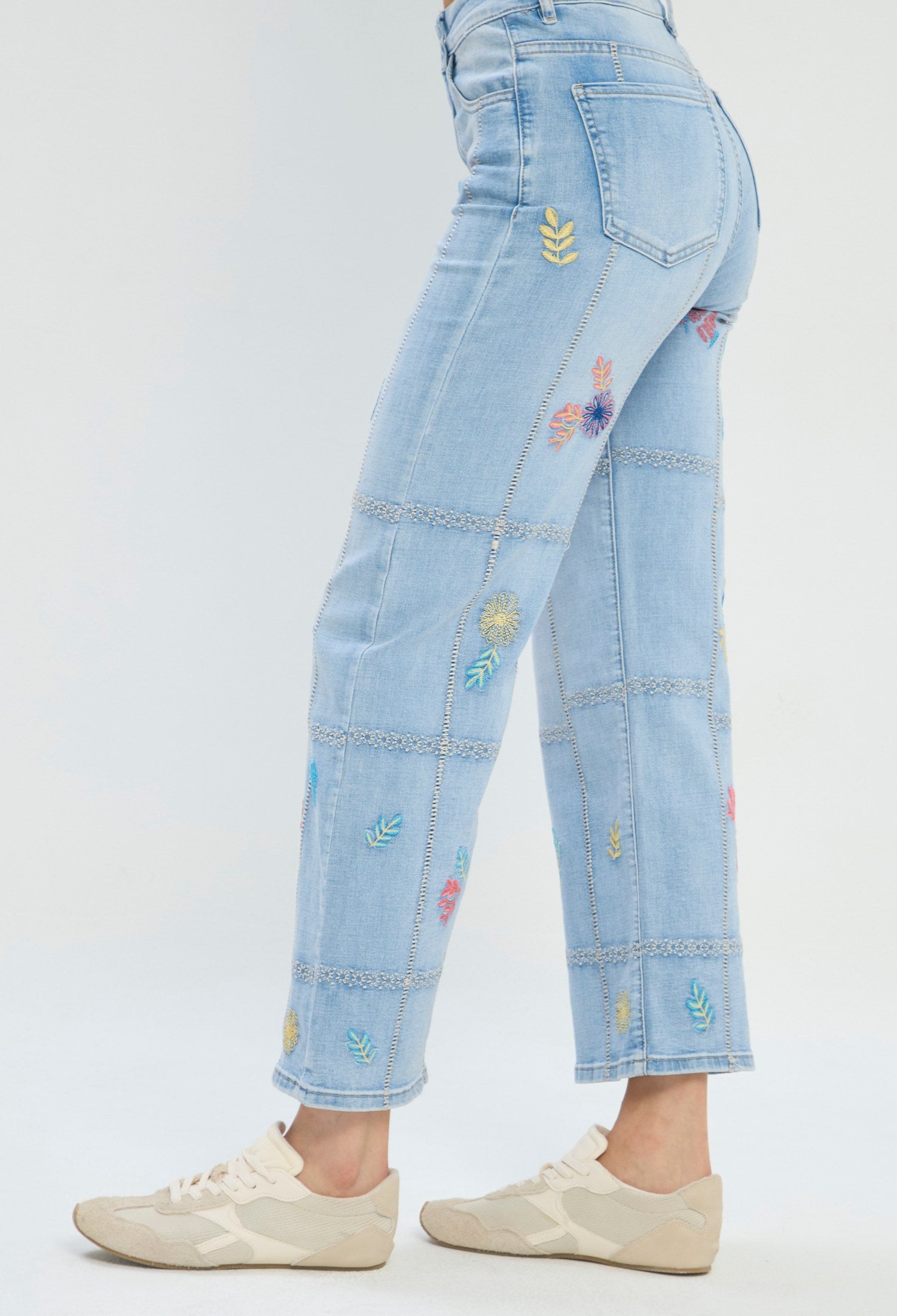 Jean recto azul claro bordado floral multicolor BYBLA - vista 3