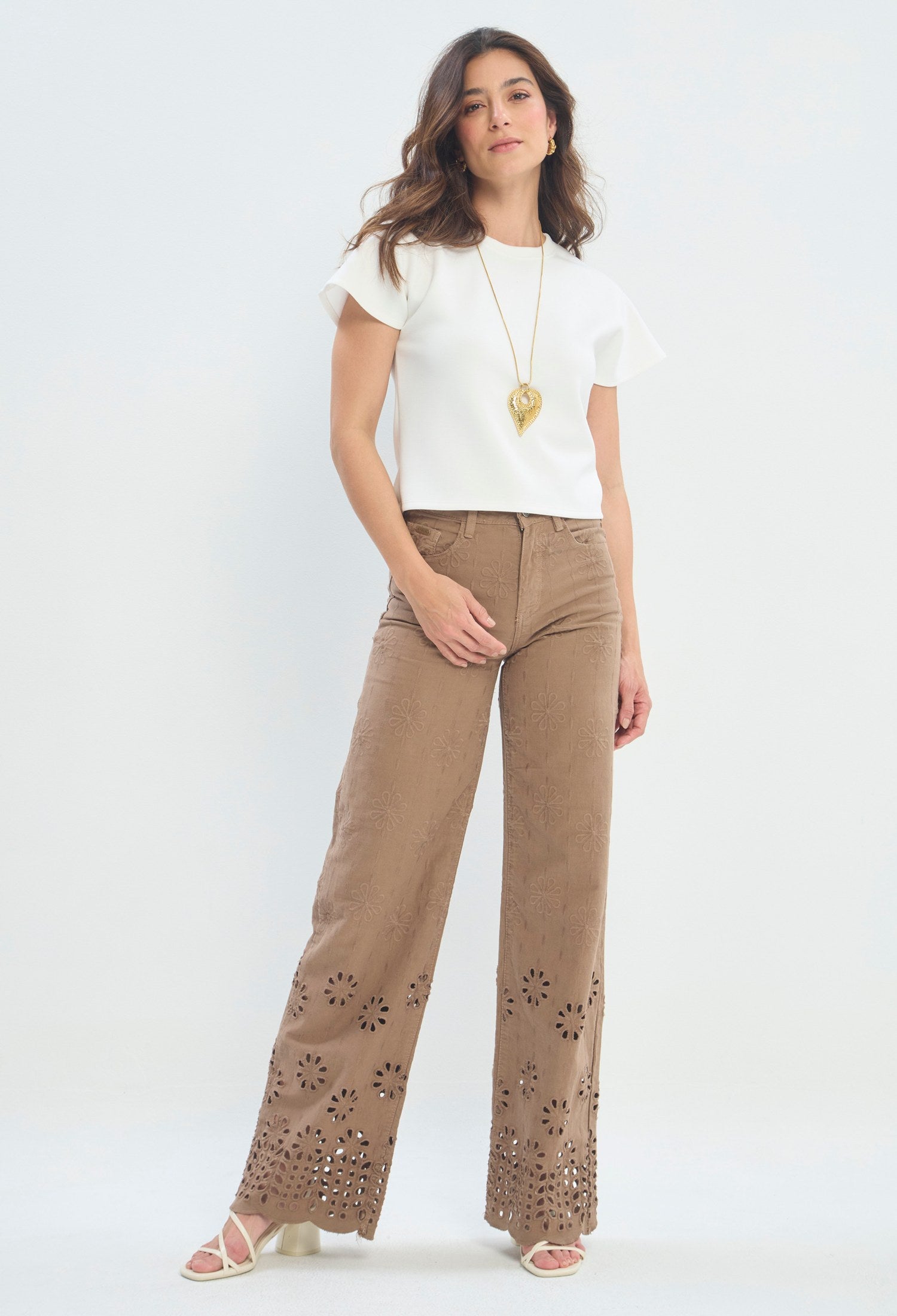 Pantalón Ancho Calado Floral kaki BYBLA