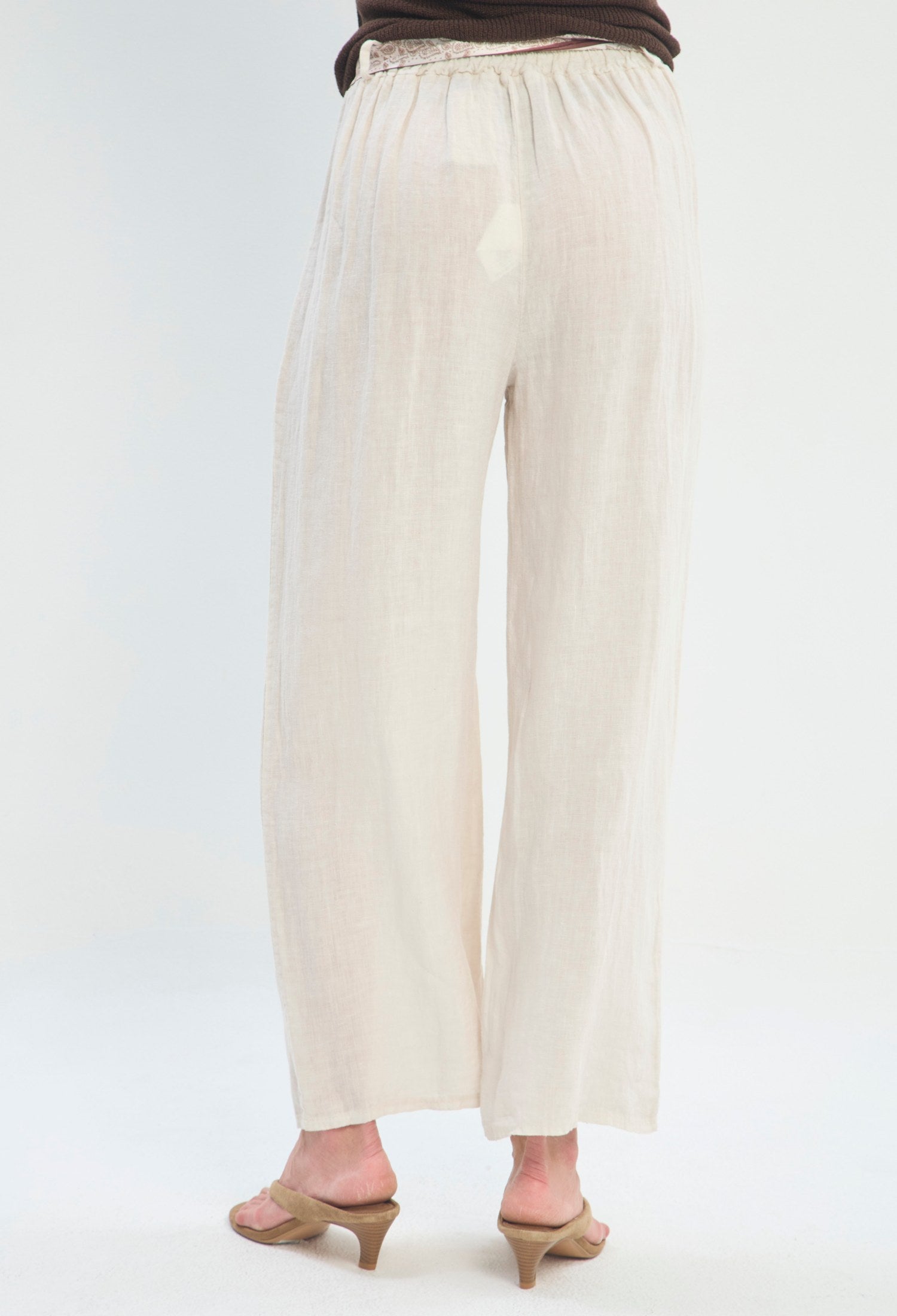 Pantalón Ancho Pinzas Tobillero crudo BYBLA - vista 4